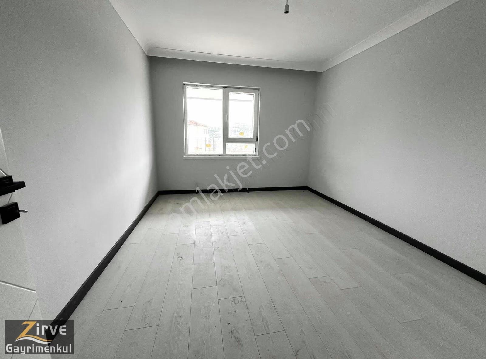 Zirve Gayrimenkulden Yeşiltepede Caddede Geniş Güney Cephe 3+1 - Görsel 11