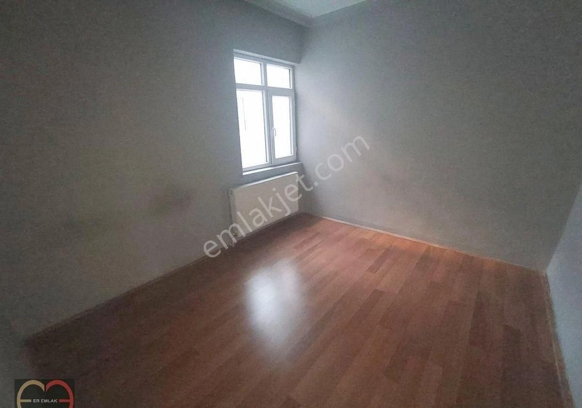 Gazi Mahallesi 'nde Silahtar Cd Yakını Katta 2+1 Kiralık Daire - Görsel 14