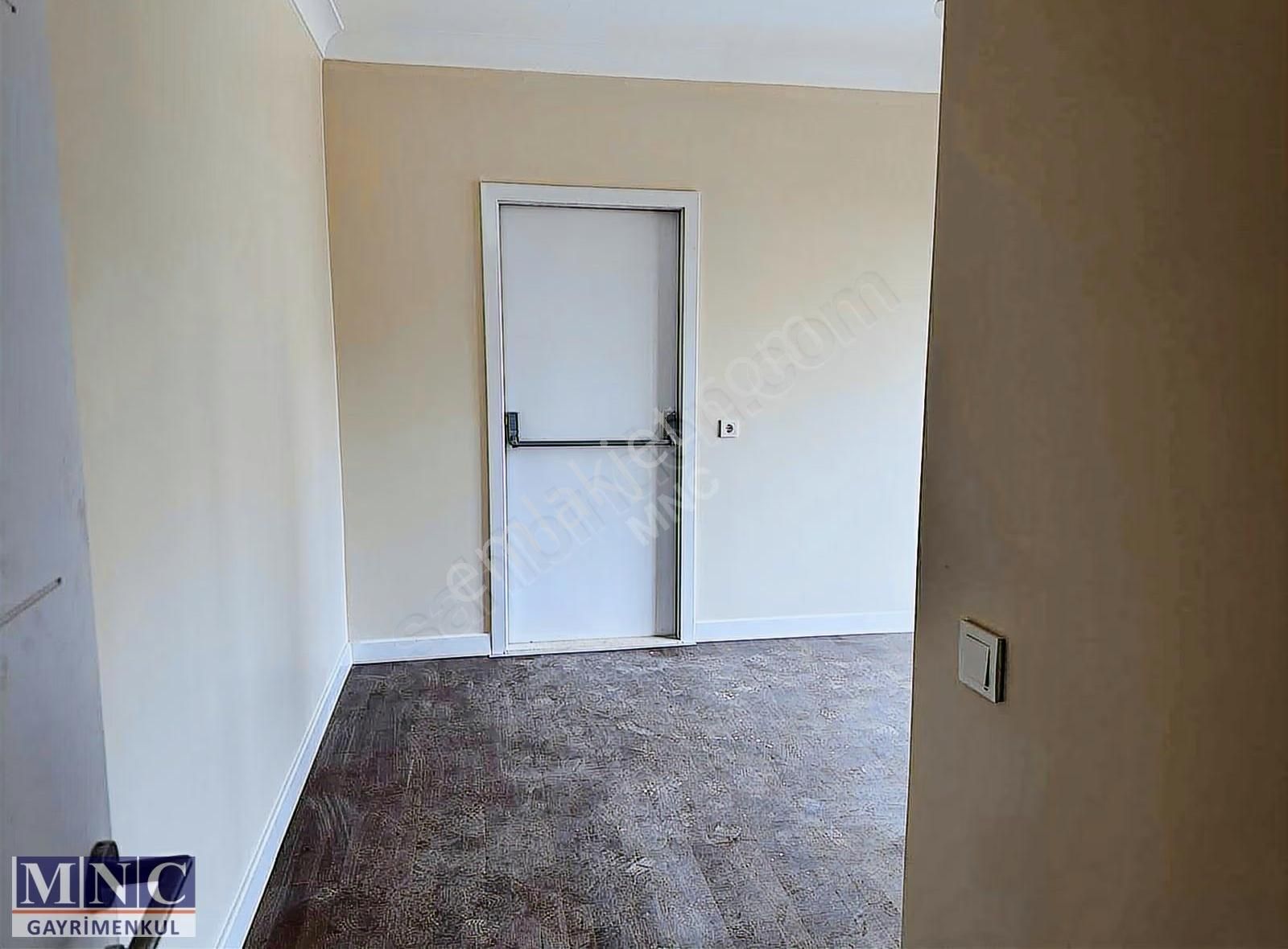 Erenköy Taşmektep Sokakta Aydınlık Balkonlu Satılık Daire - Görsel 5