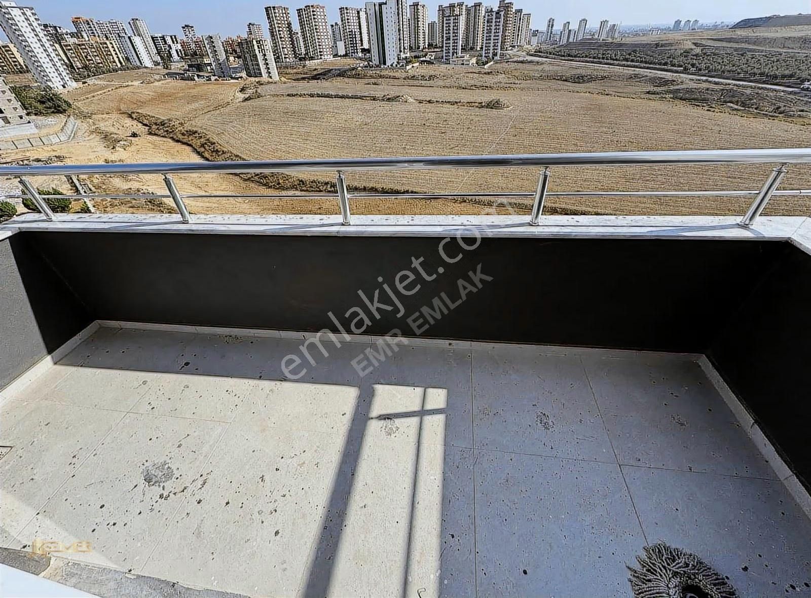 Emr'den Emsallerinin En Genişi 50m2 1+1 Kiralık Daire - Görsel 2