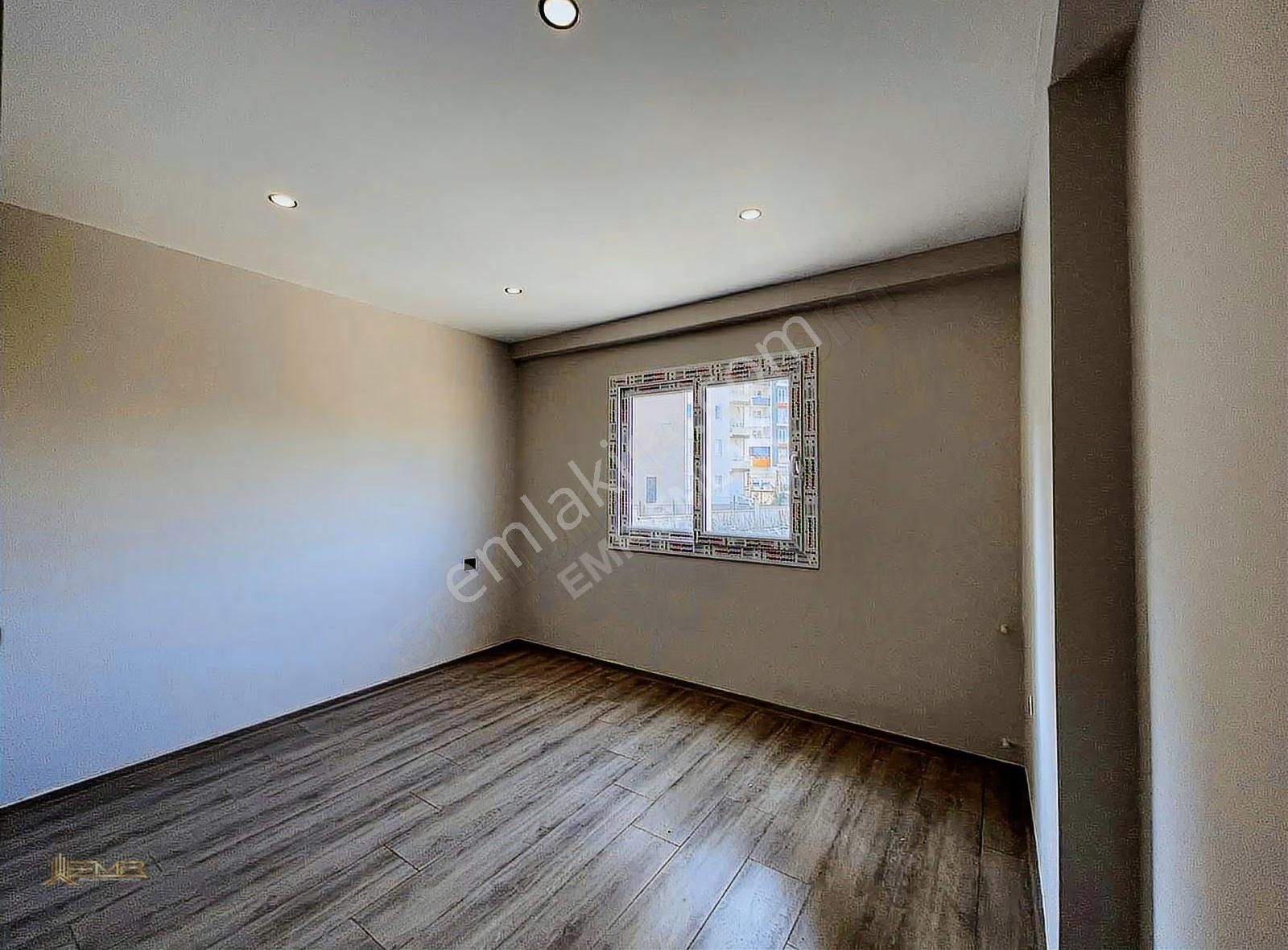 Emr'den Fırsat 1+1 Özel İşçilikli Lüks Satılık Daire - Görsel 15