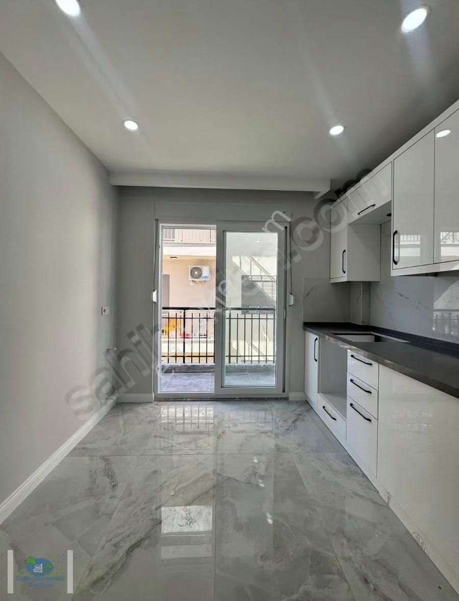 Ilıca Merkezde Asansörlü Depolu Ebeveyn Banyolu Ara Kat 2+1 - Görsel 2