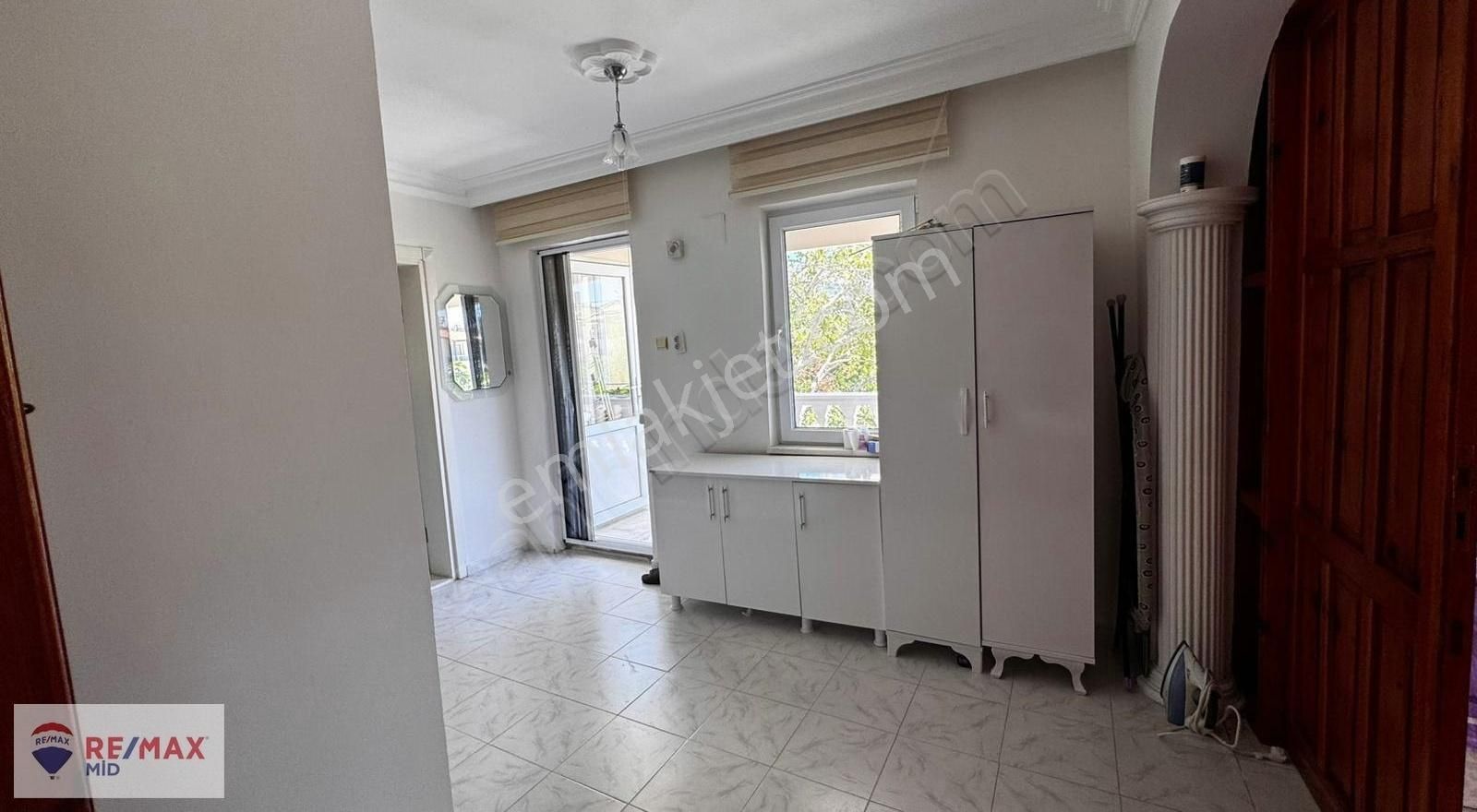 Remax Mid Satılık Denize 100 Mt. Mesafede 5+1 Villa - Görsel 23