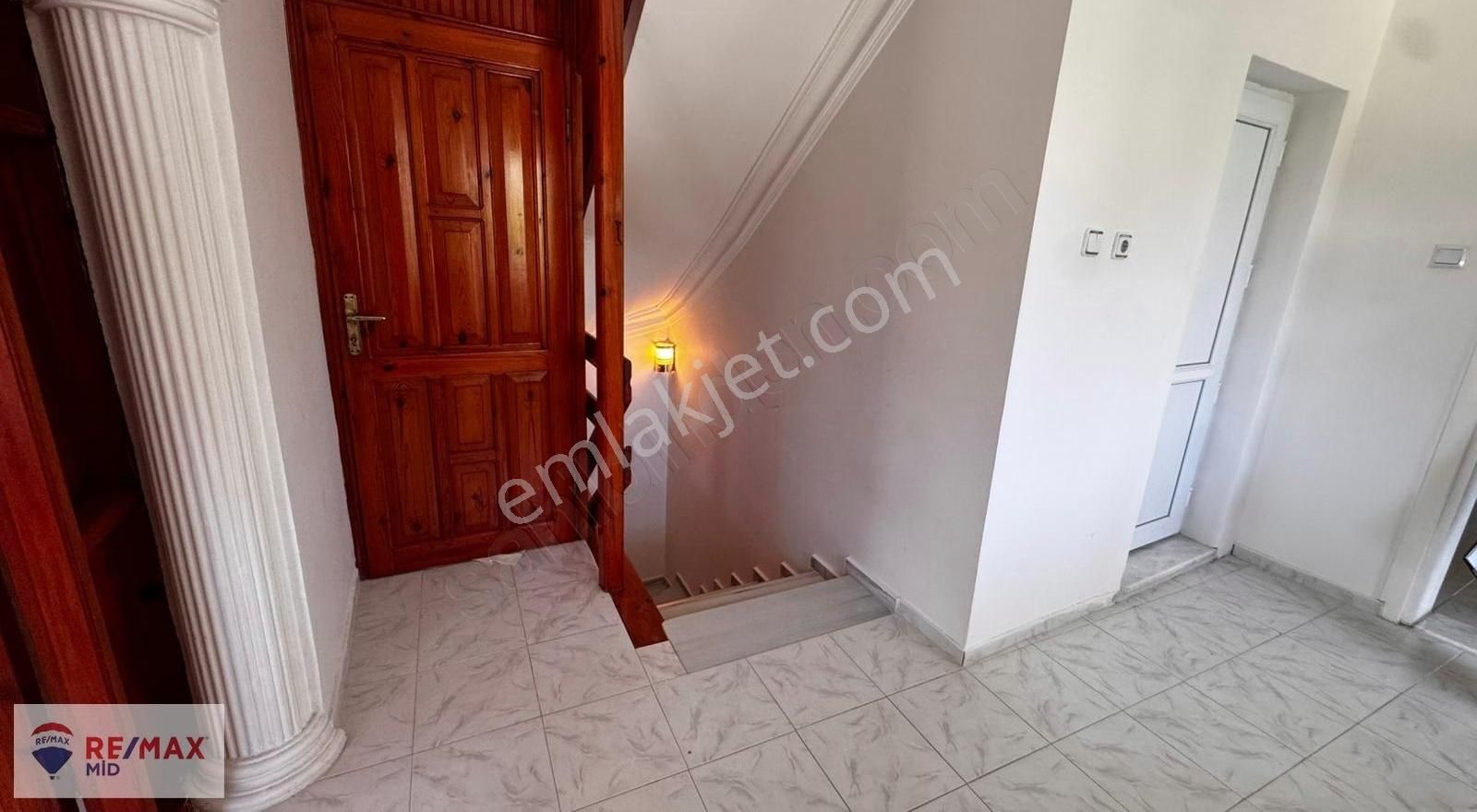 Remax Mid Satılık Denize 100 Mt. Mesafede 5+1 Villa - Görsel 19