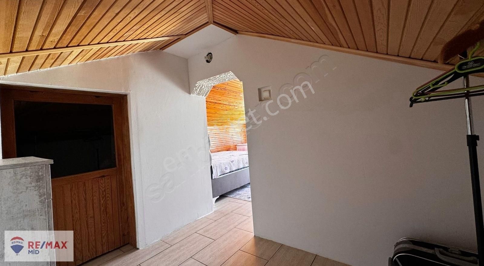 Remax Mid Satılık Denize 100 Mt. Mesafede 5+1 Villa - Görsel 27