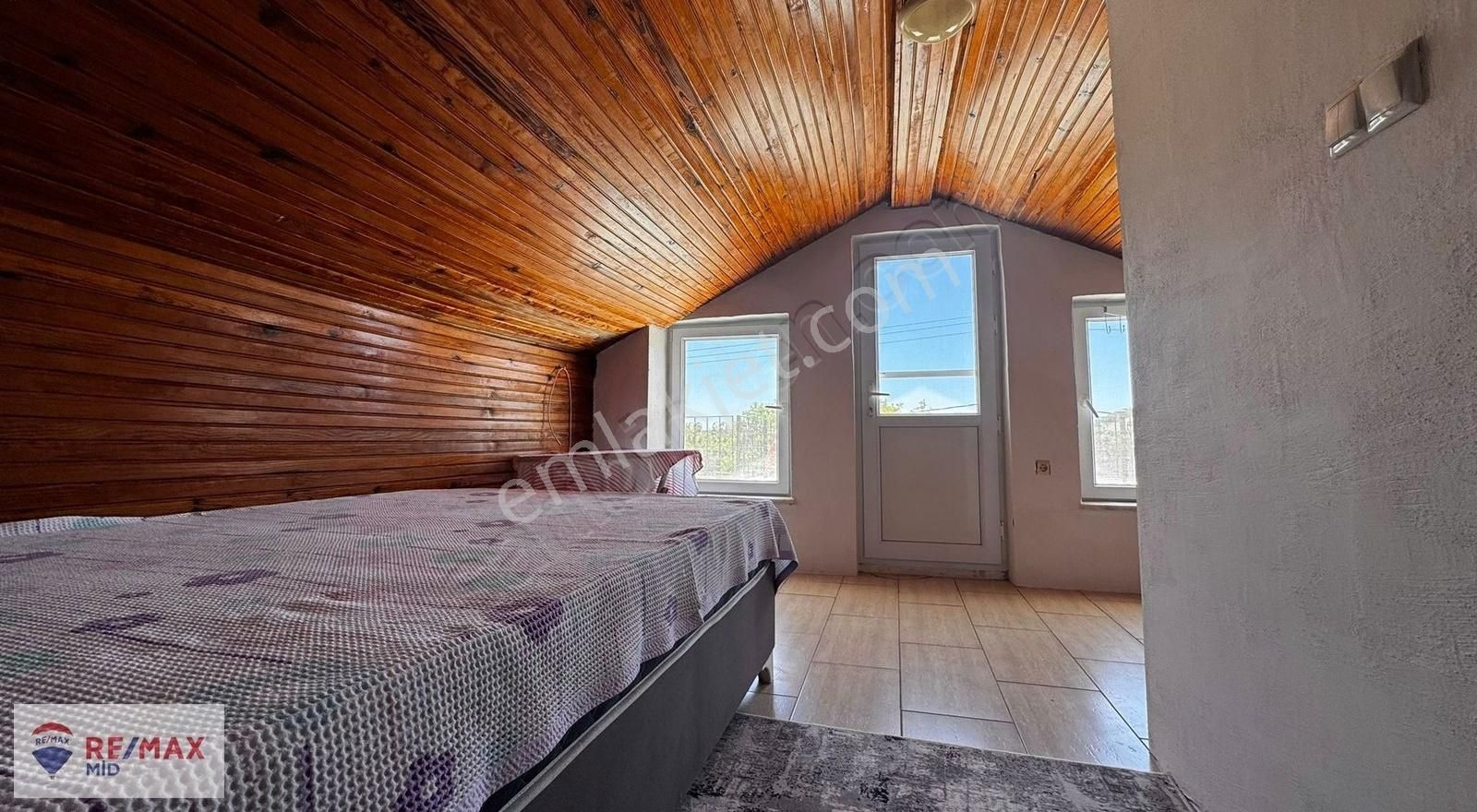 Remax Mid Satılık Denize 100 Mt. Mesafede 5+1 Villa - Görsel 30
