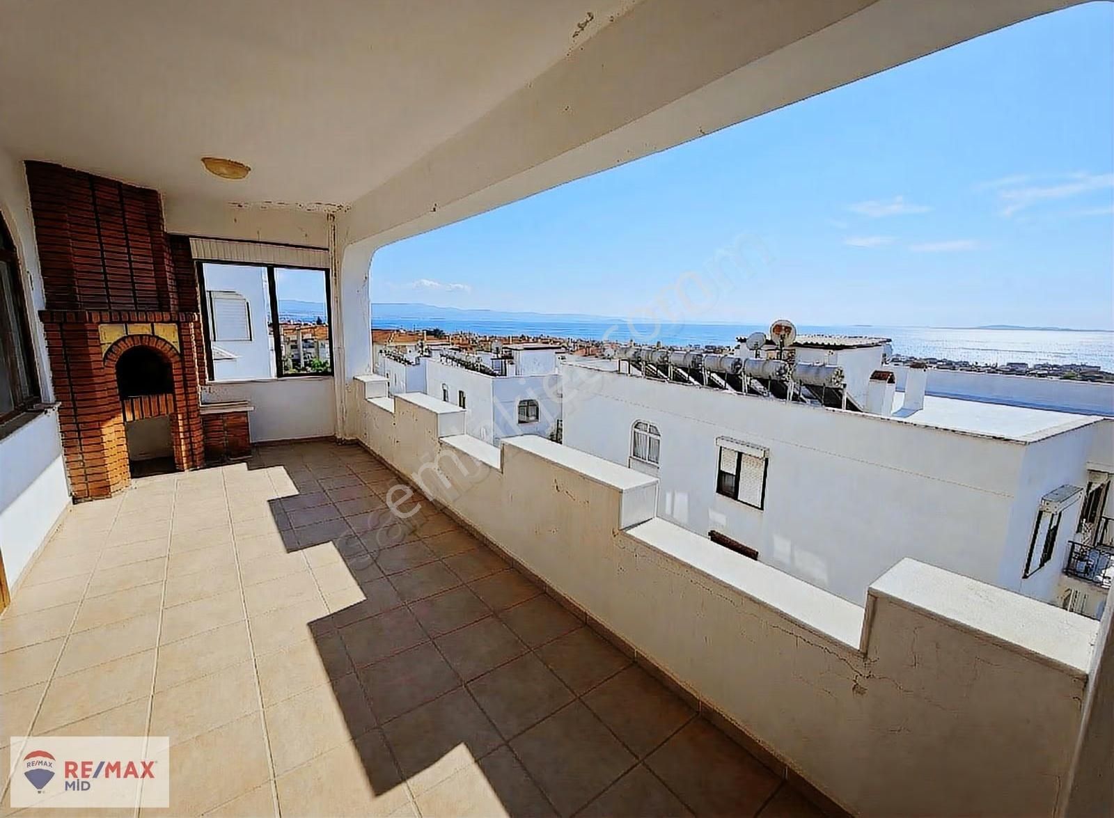 Remax Mıd - Altınoluk Göktan Sıtesınde Denız Manzaralı Daıre - Görsel 3