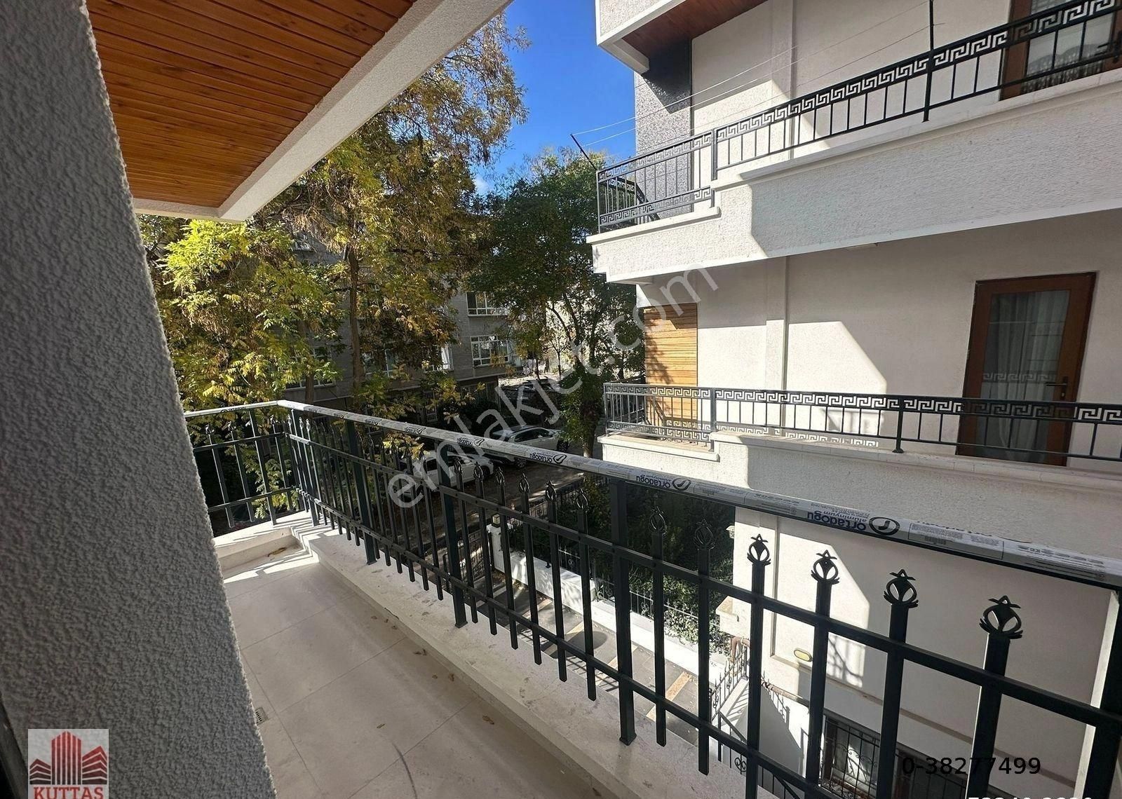 Kuttaş Emlak'tan 0 Binada Katta 1+1 Ön 50 M2 Metro Yakını Kombil - Görsel 4