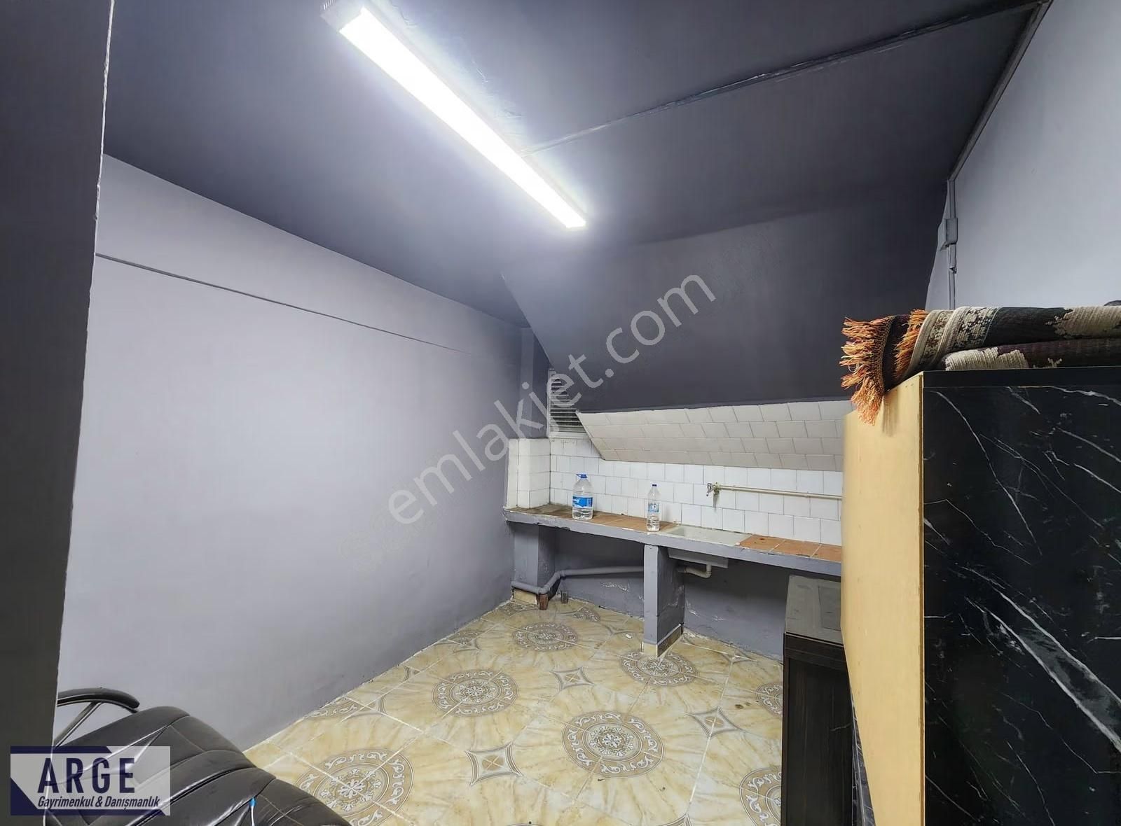 Düz Giriş Kiralık Dükkan - Görsel 4