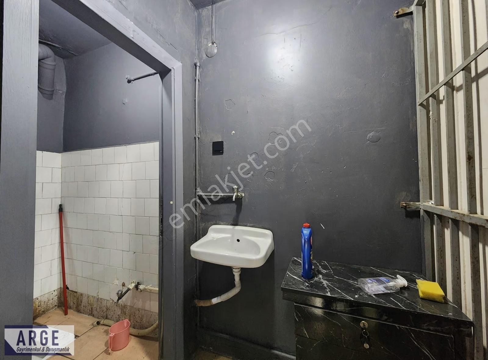 Düz Giriş Kiralık Dükkan - Görsel 12