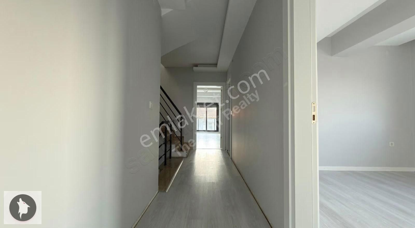 Menemende Satılık Villa Süleymanlıda Doğa İçinde Lüks Villa 3+2 - Görsel 33