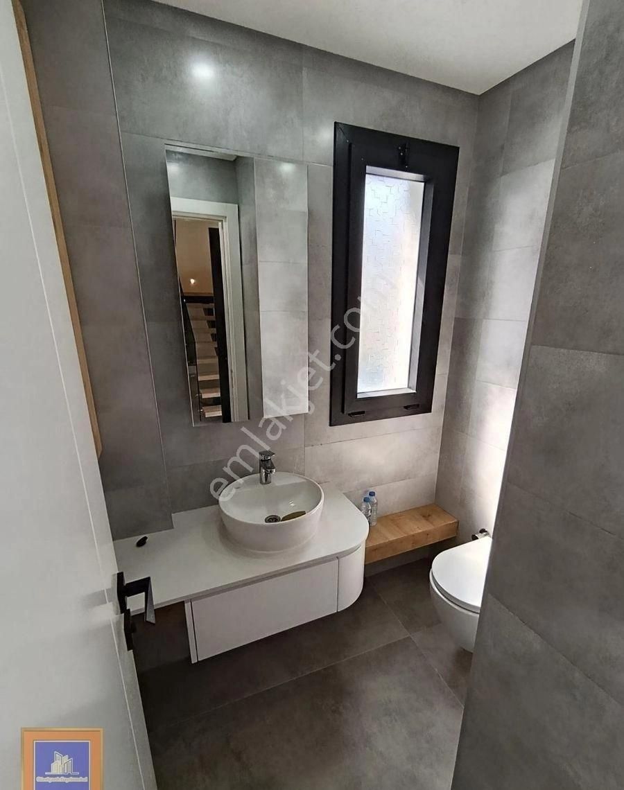 Sürekli Boş Kiralık Havuzlu Sitede Müstakil Villa Sahile 1300m - Görsel 6