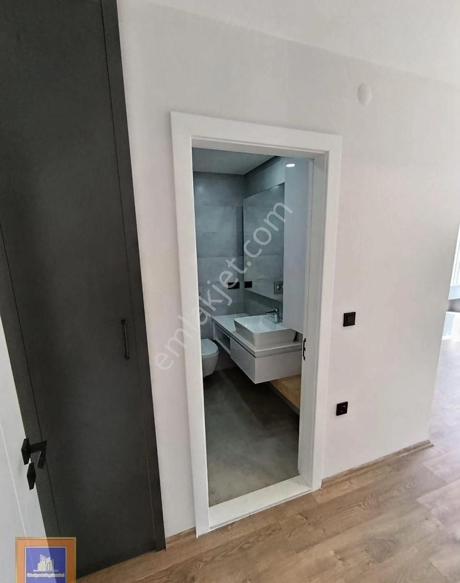 Sürekli Boş Kiralık Havuzlu Sitede Müstakil Villa Sahile 1300m - Görsel 17