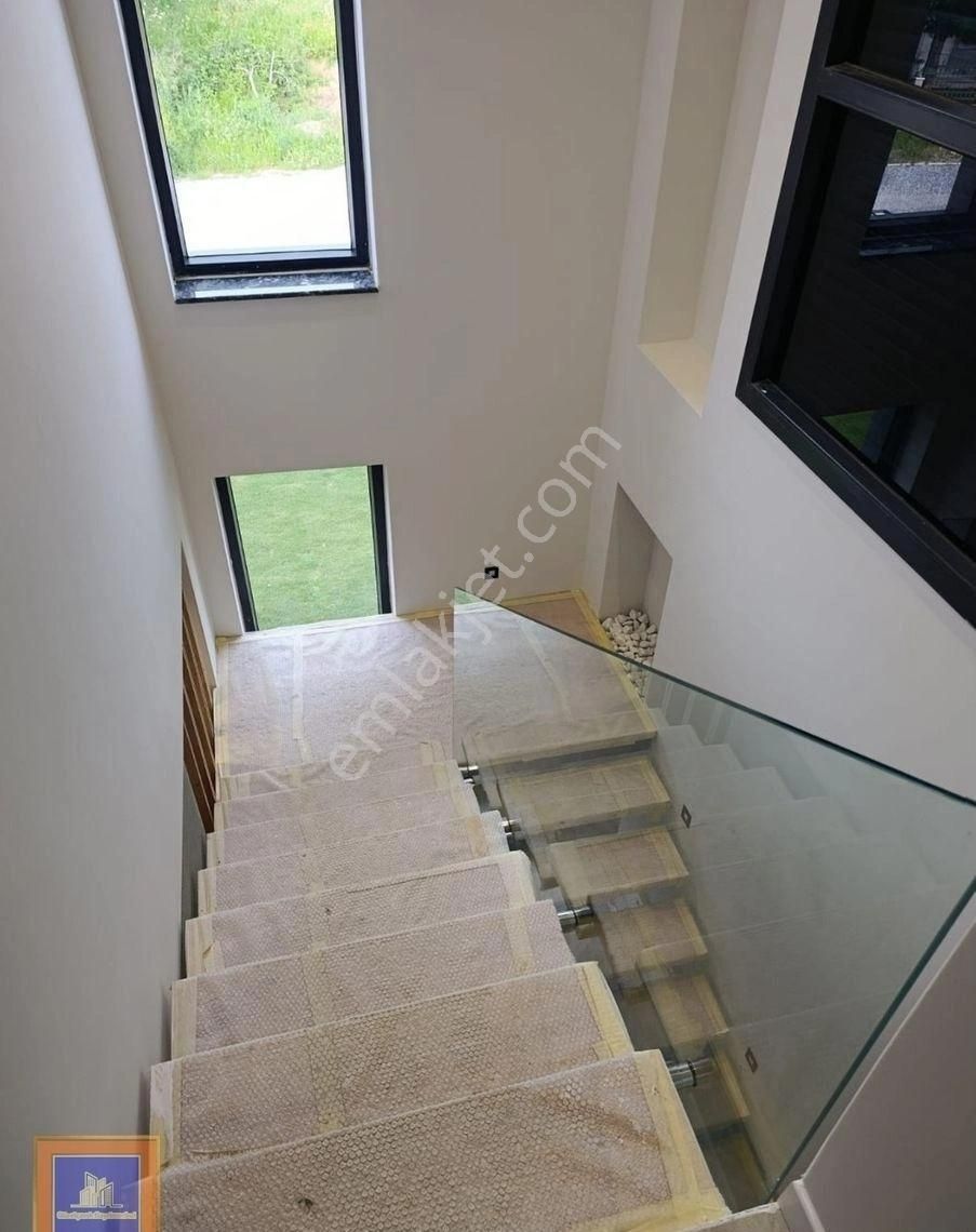 Sürekli Boş Kiralık Havuzlu Sitede Müstakil Villa Sahile 1300m - Görsel 18