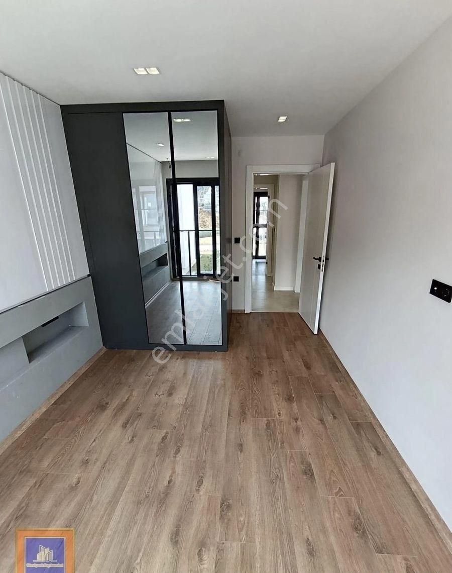 Sürekli Boş Kiralık Havuzlu Sitede Müstakil Villa Sahile 1300m - Görsel 26