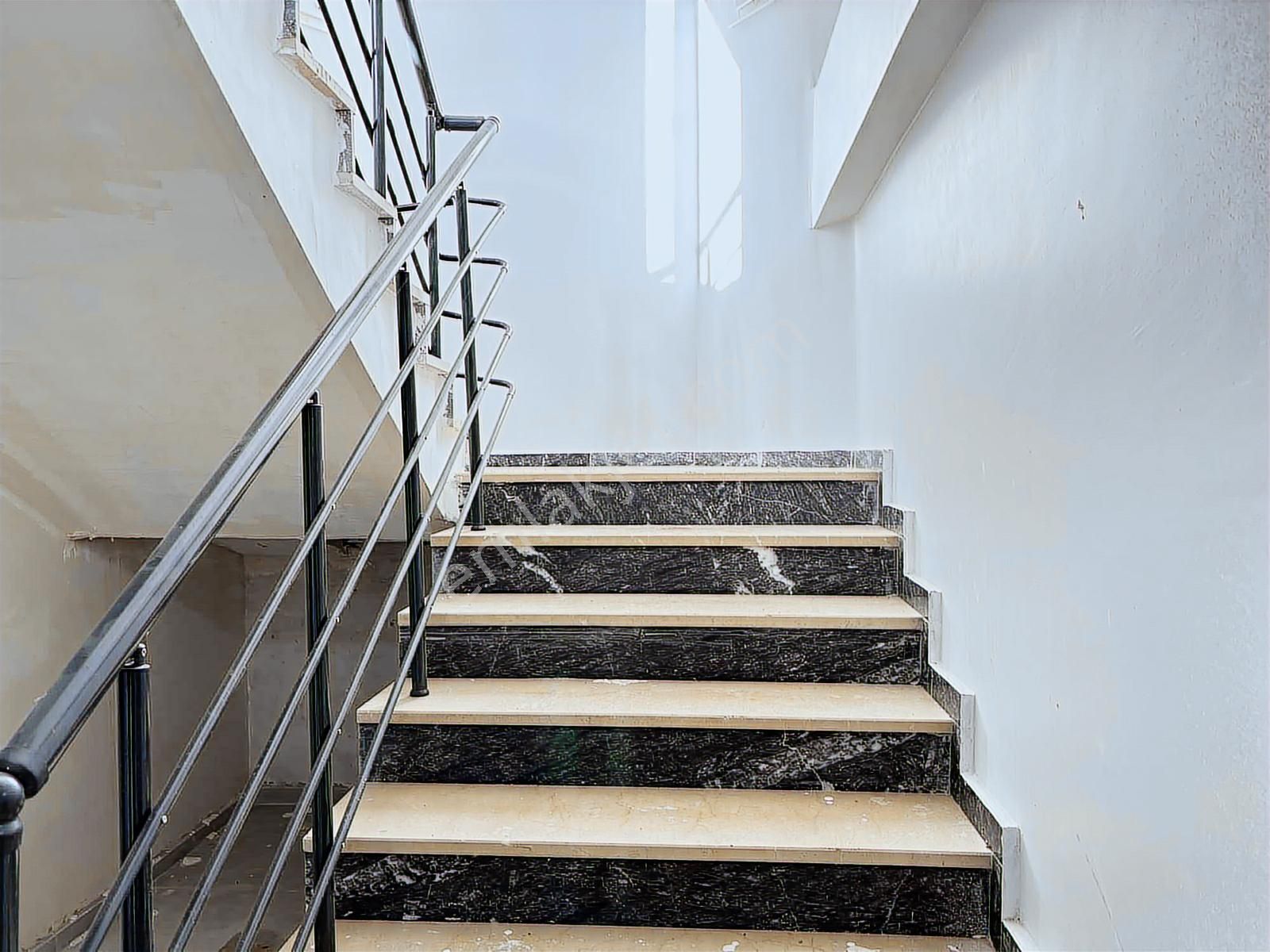 Karaaslan Mahallesinde Aydınlık Ve Ferah Üç Cepheli 2+1 Daire - Görsel 19