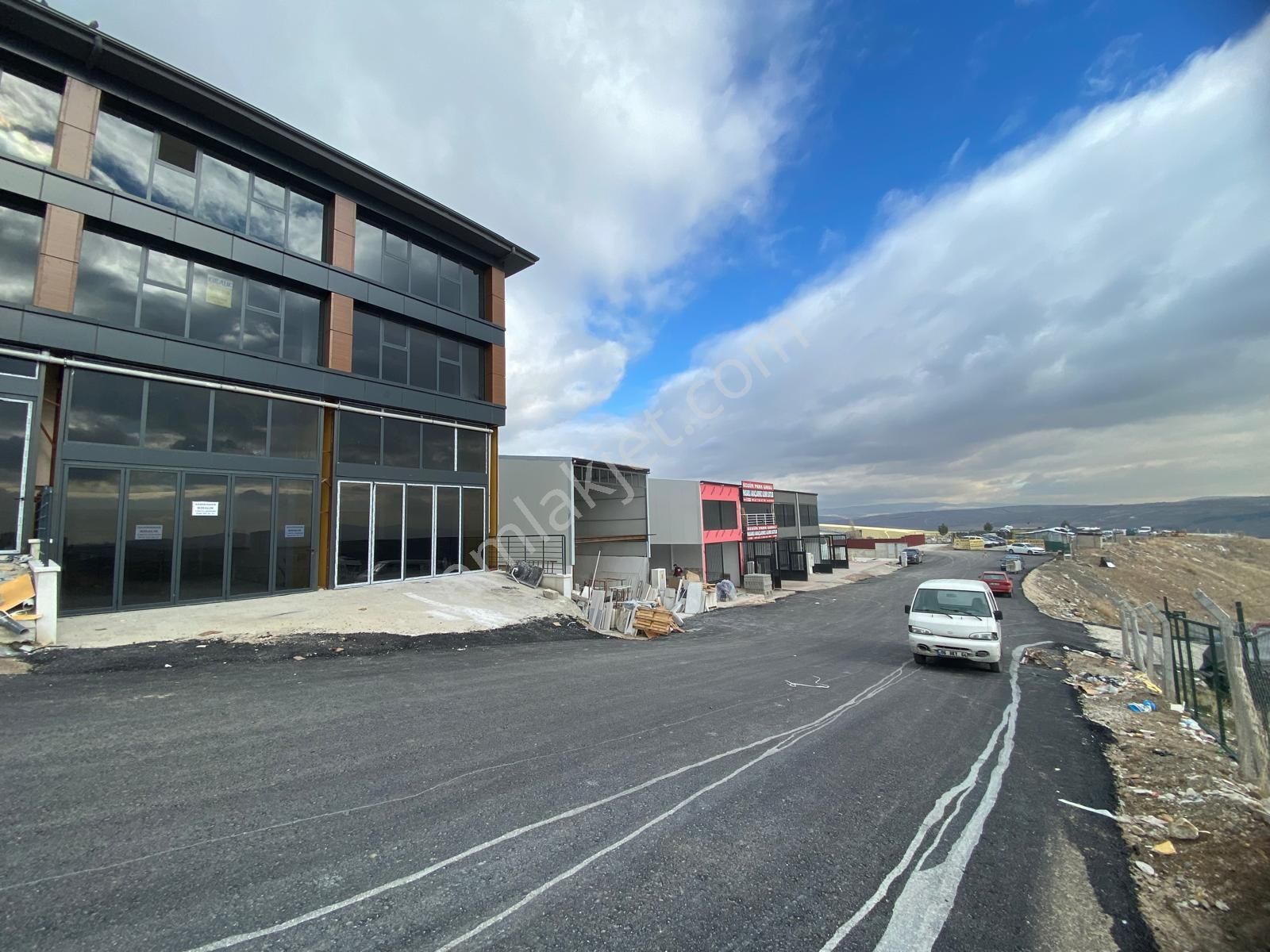 Sahibinden 3 Katlı Satılık Dükkan Karacaören Sanayi Sitesinde - Görsel 11