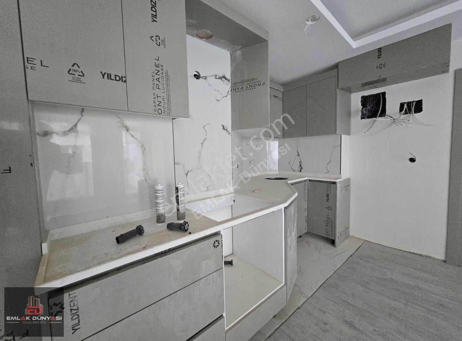 Muratpaşa Mahallesinde Arakat Markantalya Ve Tramvay Yakını 2+1