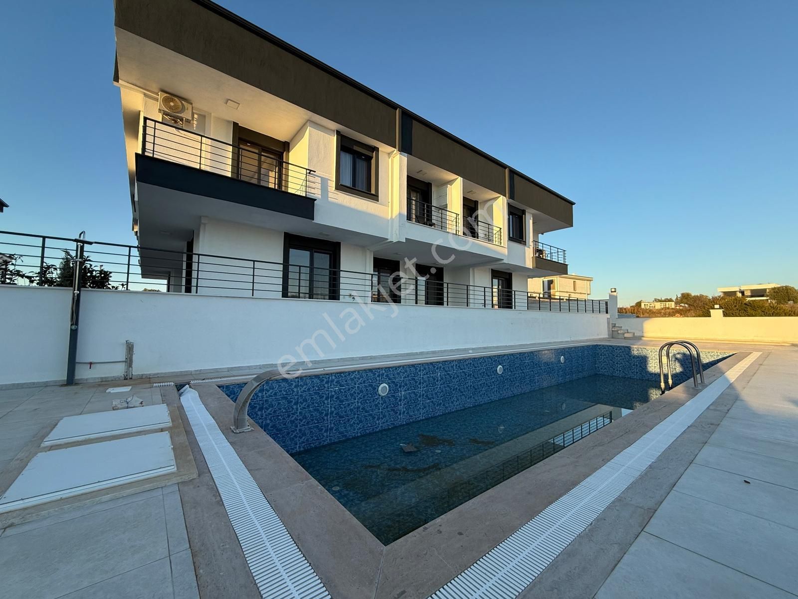 Didim Hisar Mahallesi Havuzlu Site Sıfır 3+1 Dubleks