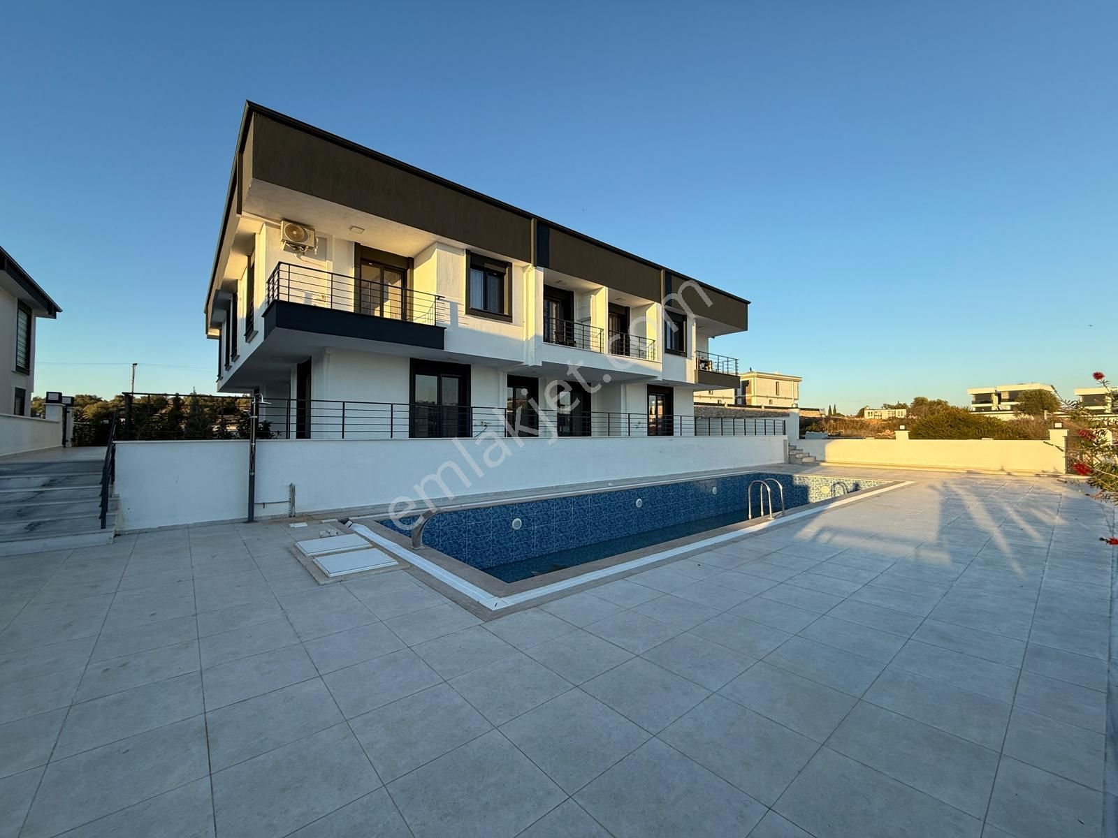 Didim Hisar Mahallesi Havuzlu Site Sıfır 3+1 Dubleks - Görsel 2