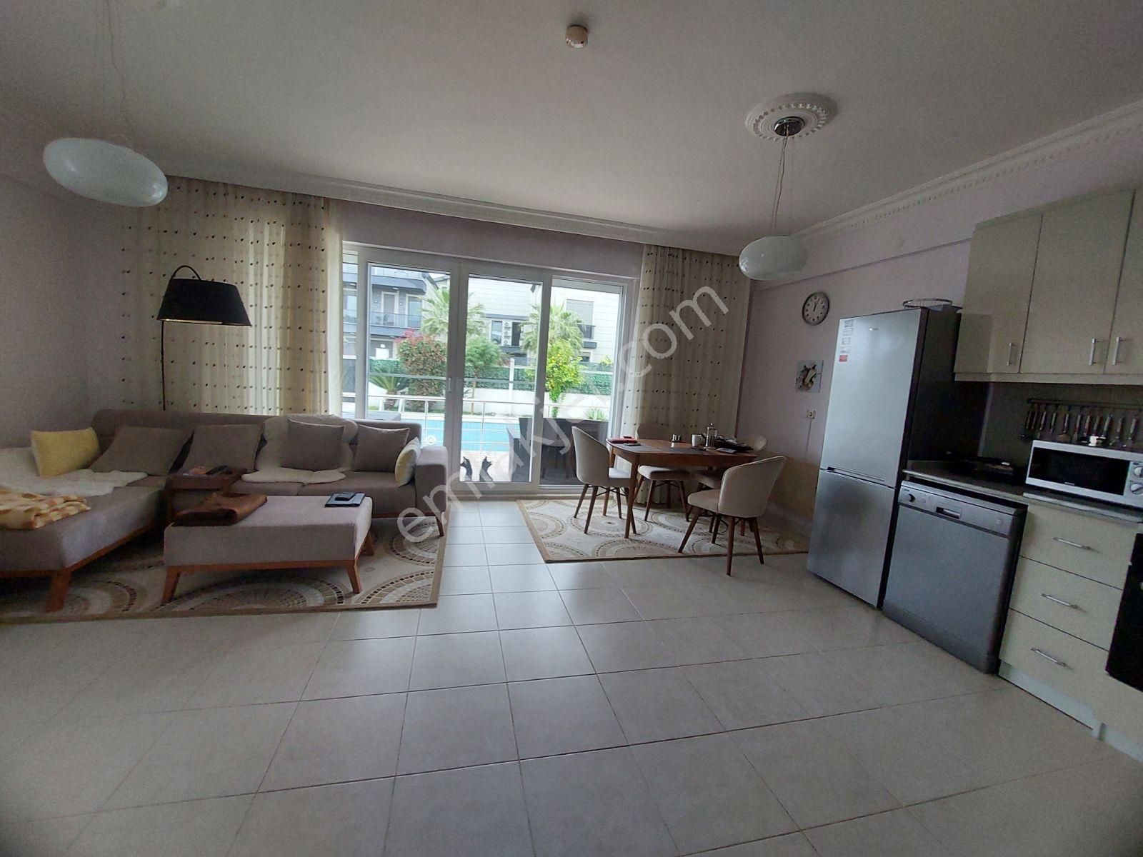 Belek De Satılık Lüks Tripleks 3+1 Havuzlu Mobilyalı - Görsel 26