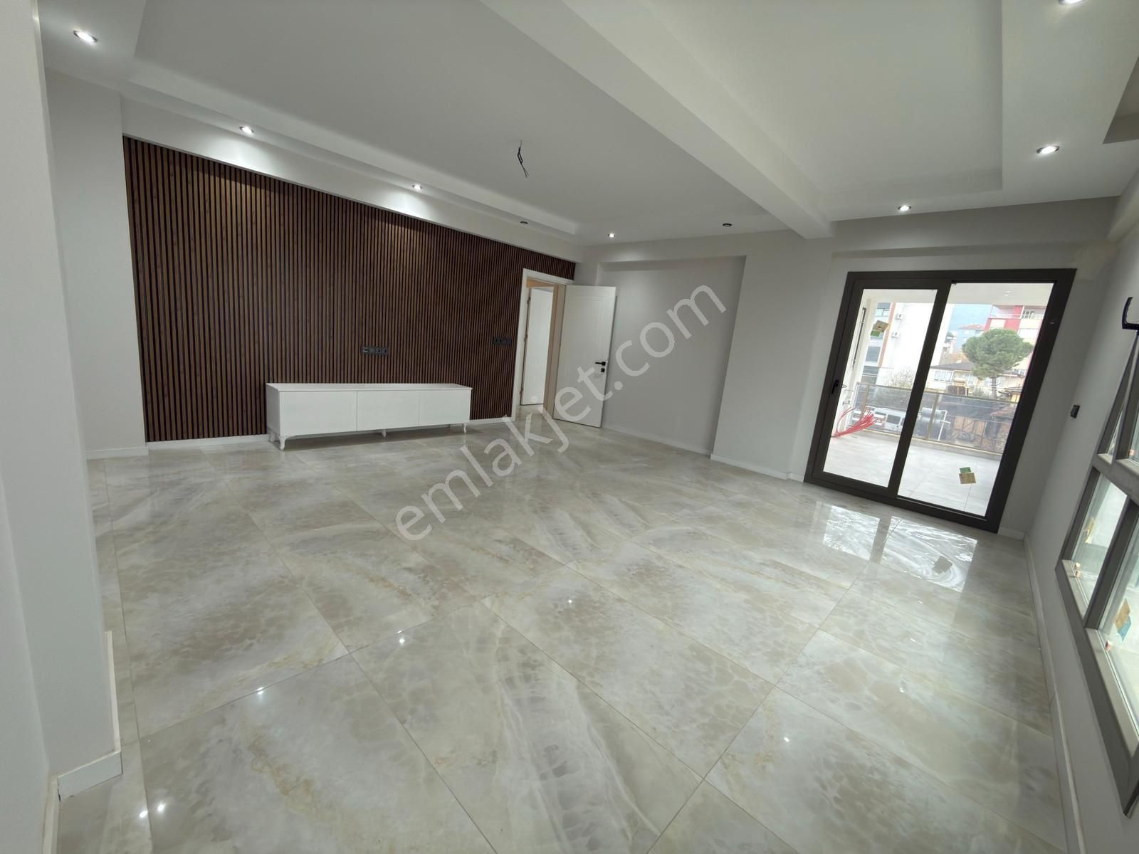Servergazi 3.5+1 200m2 Sıfır Panjurlu Ebeveyn Banyolu Satılık Daire - Görsel 4