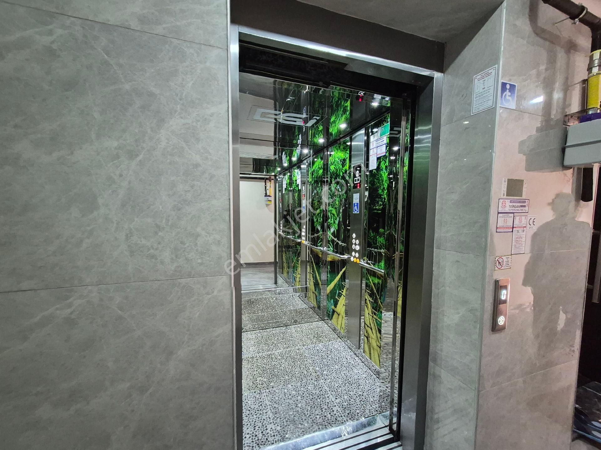 Havuzlu Sitede Kapalı Otoparklı Kombili Dogalgazlı Sıfır Binada Ara Katta 2+1 - Görsel 3