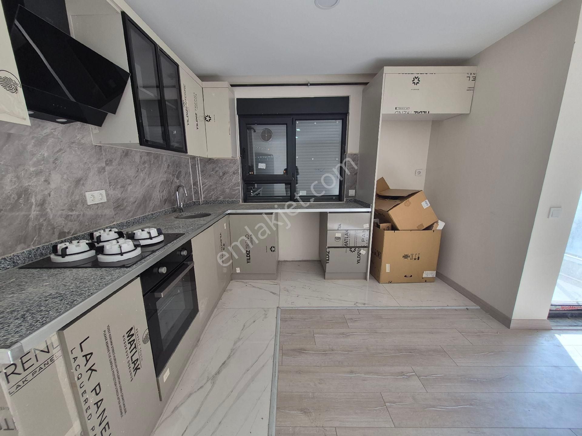 Havuzlu Sitede Kapalı Otoparklı Kombili Dogalgazlı Sıfır Binada Ara Katta 2+1 - Görsel 5