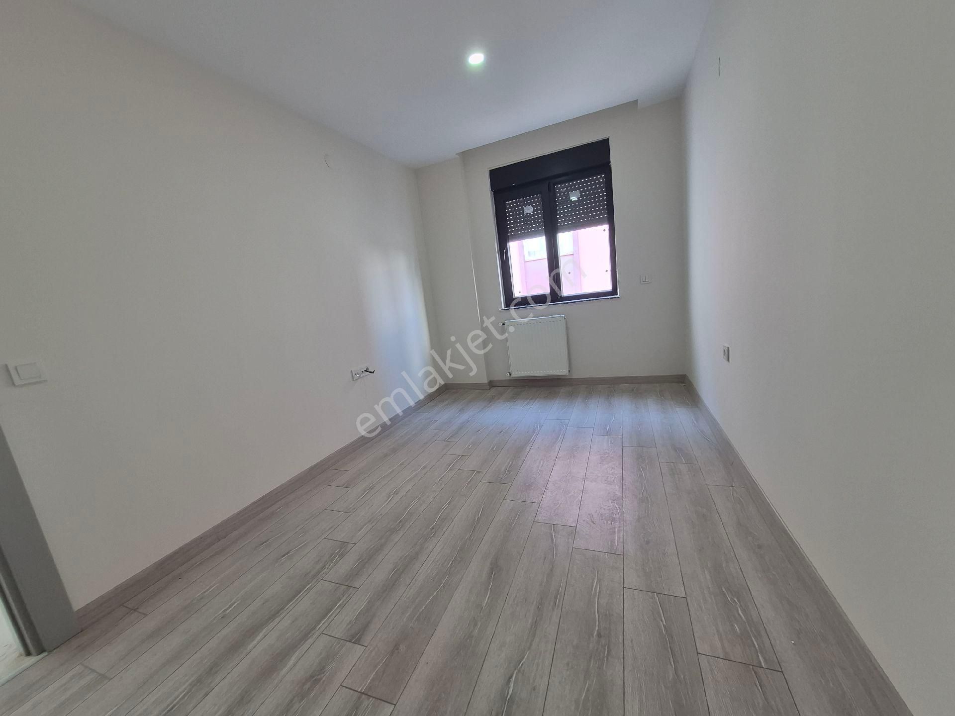 Havuzlu Sitede Kapalı Otoparklı Kombili Dogalgazlı Sıfır Binada Ara Katta 2+1 - Görsel 10