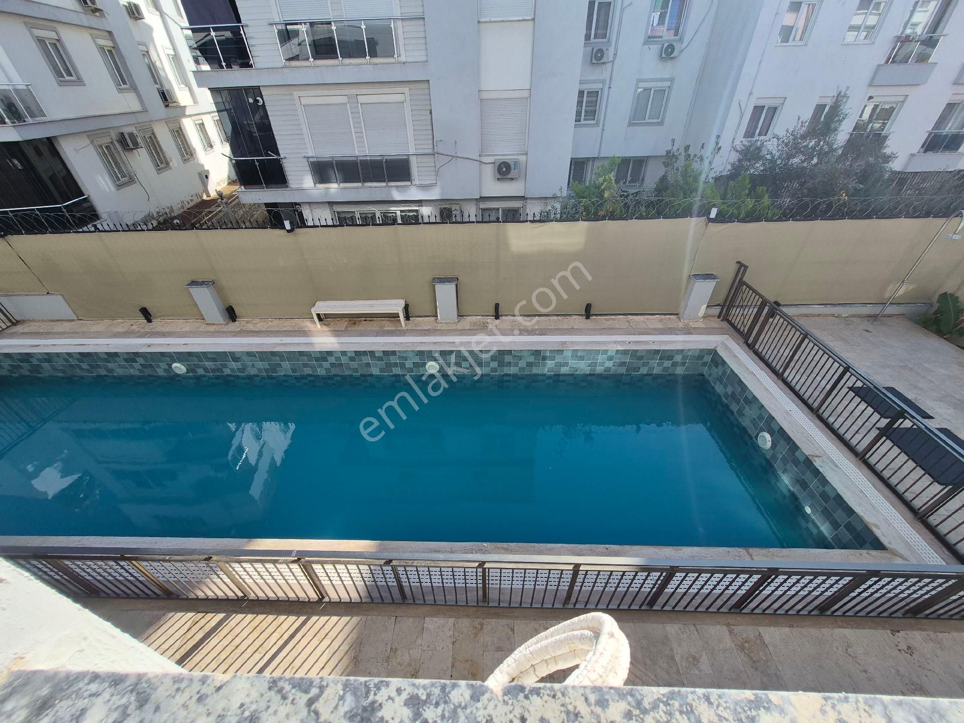 Havuzlu Sitede Kapalı Otoparklı Kombili Dogalgazlı Sıfır Binada Ara Katta 2+1 - Görsel 12