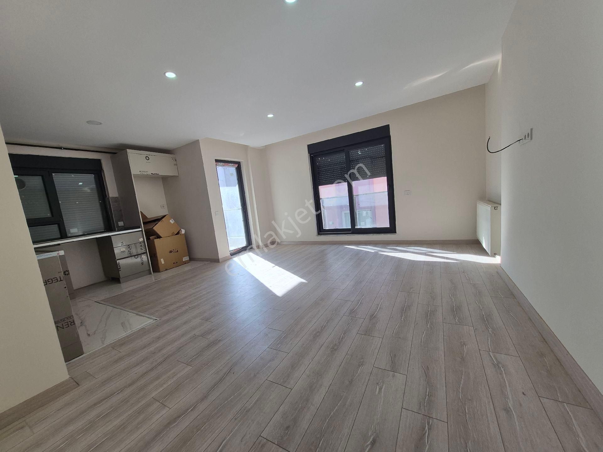 Havuzlu Sitede Kapalı Otoparklı Kombili Dogalgazlı Sıfır Binada Ara Katta 2+1 - Görsel 9