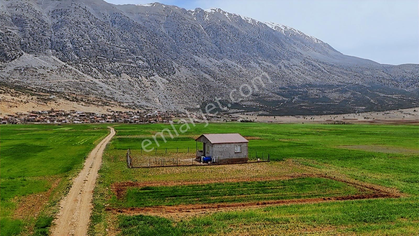 Korkuteli İmecik Mah.de Resmi Yolu Mevcut 541 M2 Satılık Tarla - Görsel 4