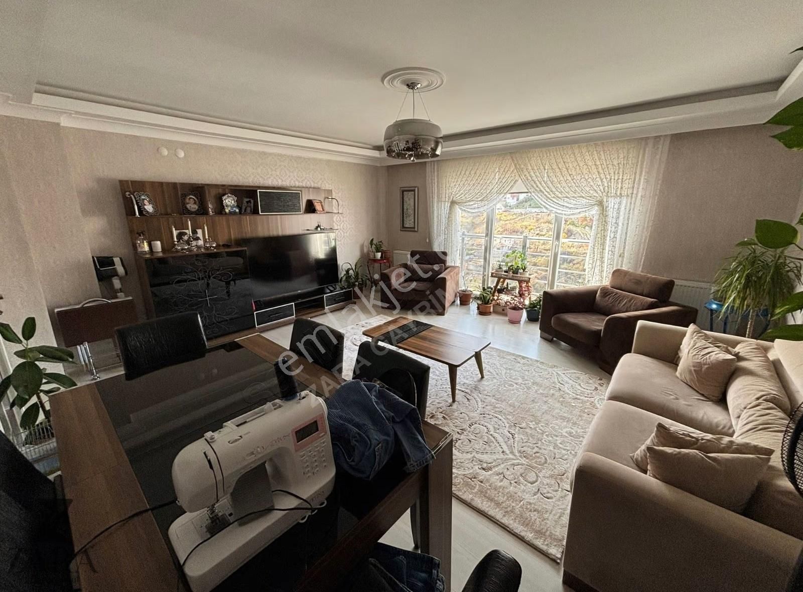 ▄zara▄ Şehitler Cd Üzeri Teras Balkonlu/ön Cephe 3+1 135m² Daire