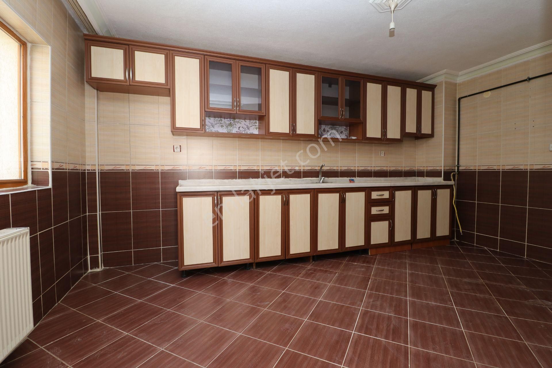Akif'ten Elvankent Topçu'da Arakat Çok Geniş 3+1 Kiralık Daire - Görsel 4