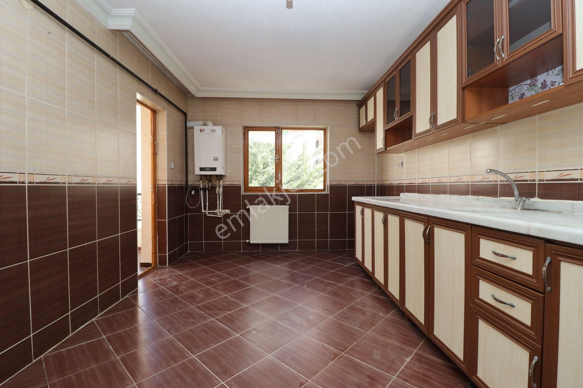 Akif'ten Elvankent Topçu'da Arakat Çok Geniş 3+1 Kiralık Daire - Görsel 3