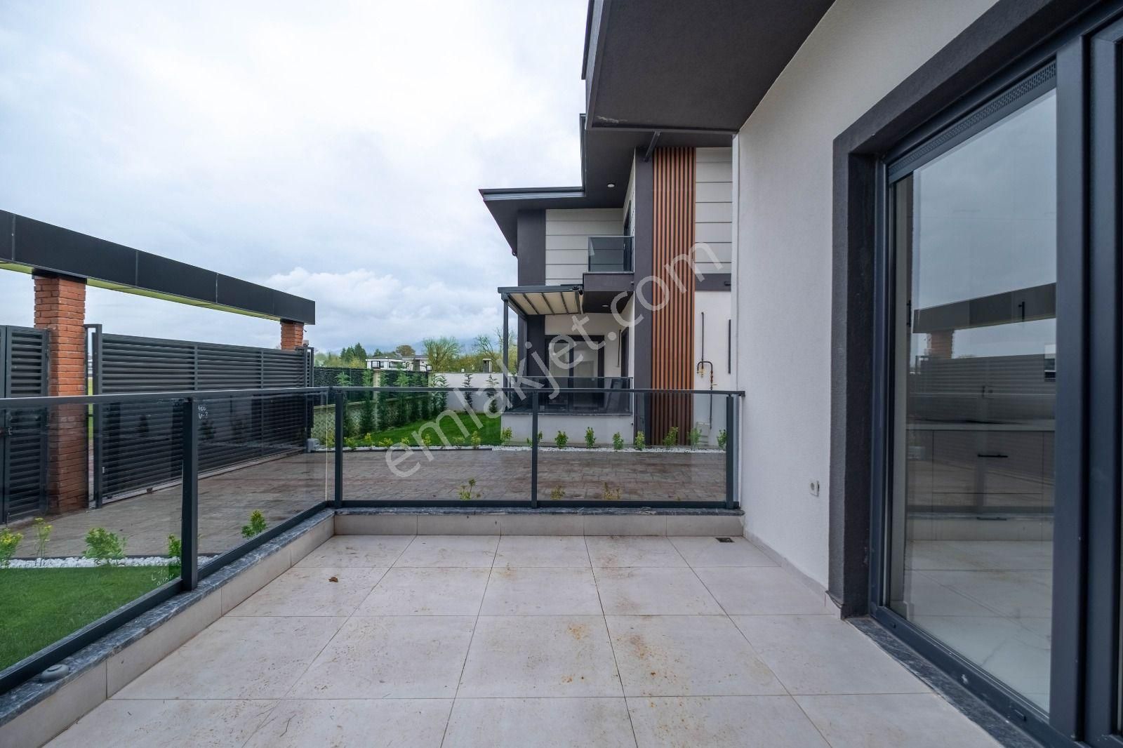 Remax Palas Kartepe Sarımeşe Meşe Villaları Müstakil Bahçeli 4+1 - Görsel 26