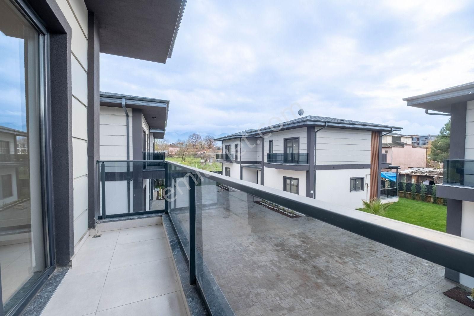 Remax Palas Kartepe Sarımeşe Meşe Villaları Müstakil Bahçeli 4+1 - Görsel 28