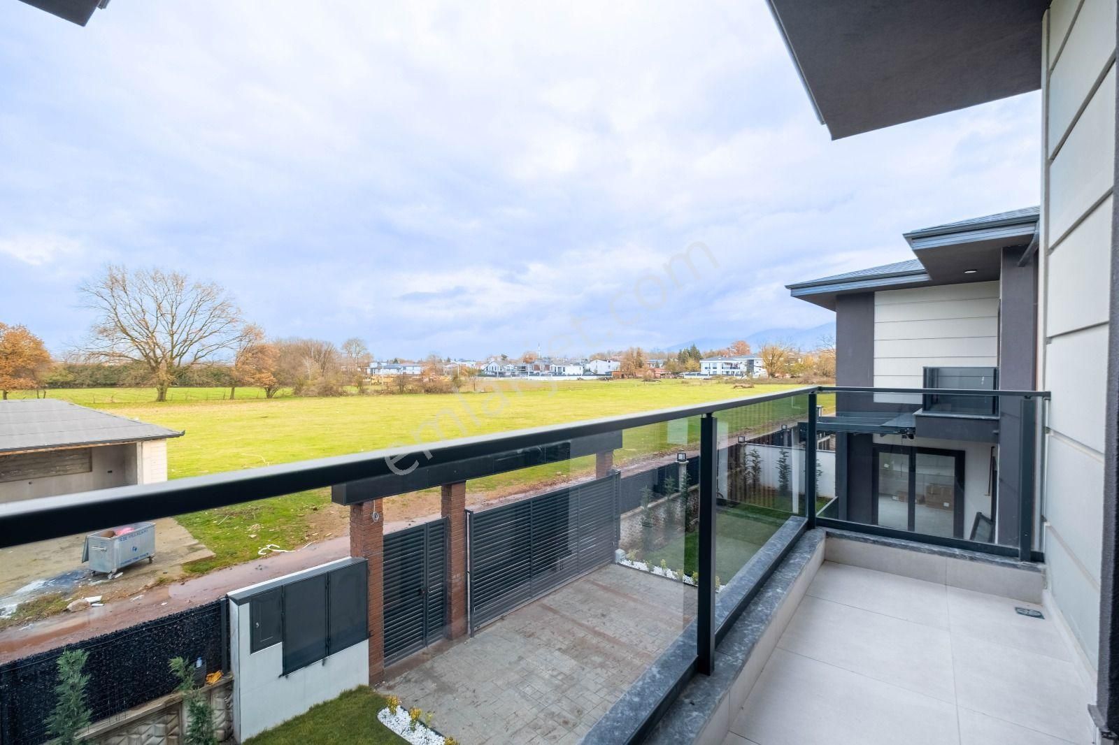 Remax Palas Kartepe Sarımeşe Meşe Villaları Müstakil Bahçeli 4+1 - Görsel 20