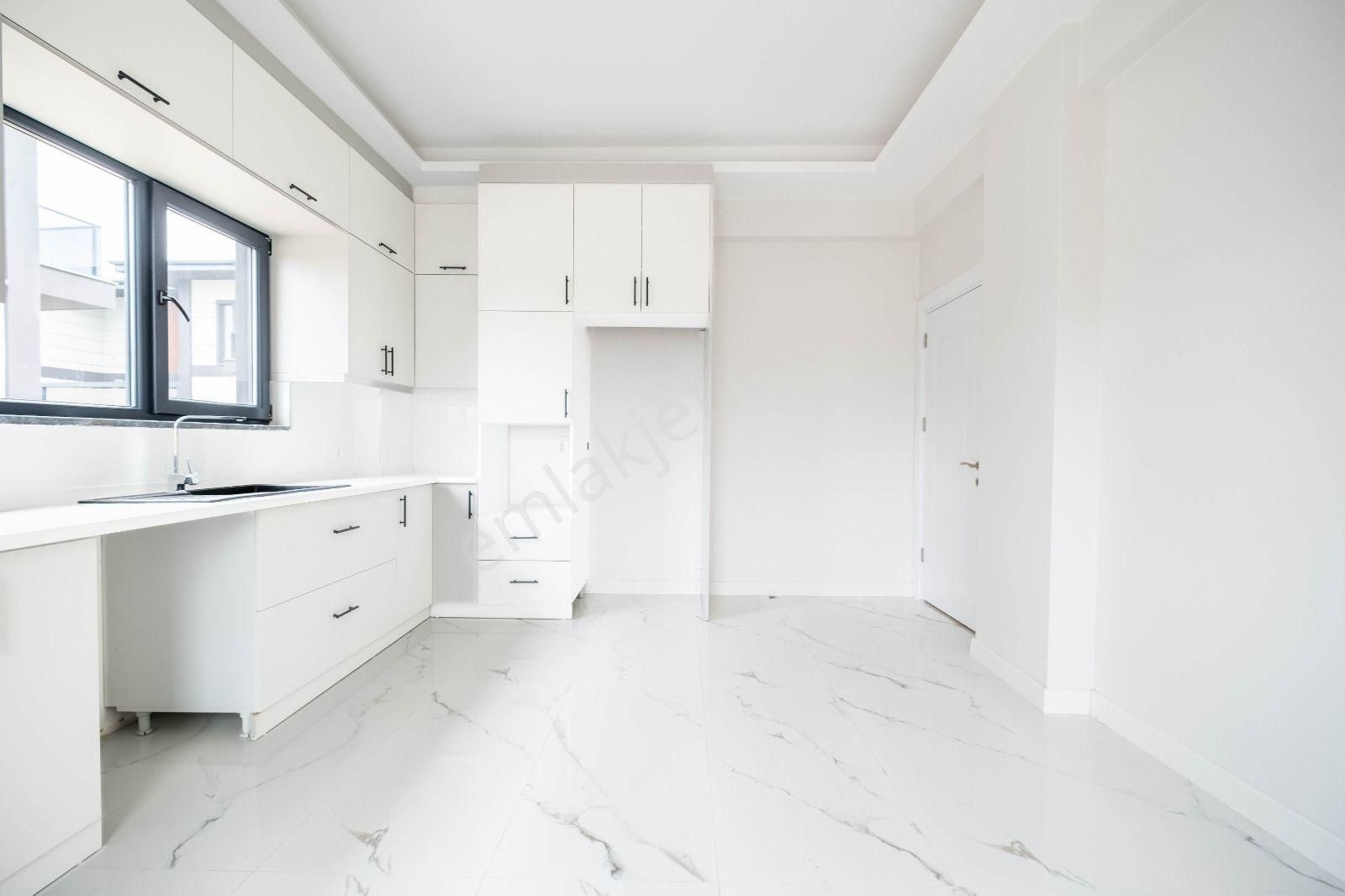 Remax Palas Kartepe Sarımeşe Meşe Villaları Müstakil Bahçeli 4+1 - Görsel 30