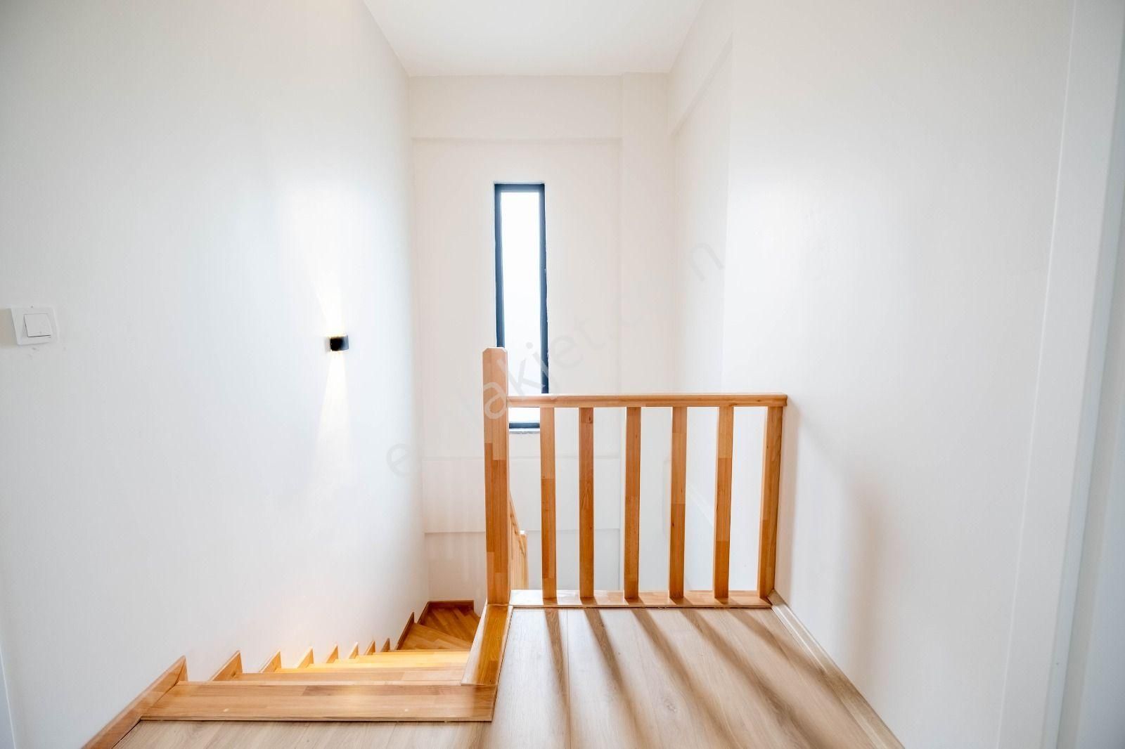 Remax Palas Kartepe Sarımeşe Meşe Villaları Müstakil Bahçeli 4+1 - Görsel 11