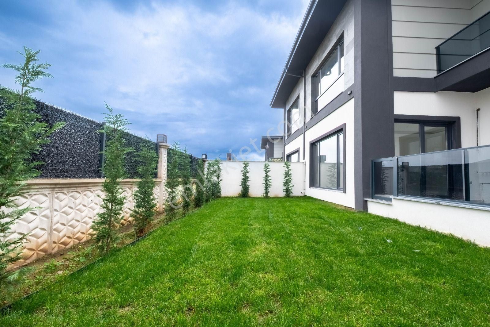 Remax Palas Kartepe Sarımeşe Meşe Villaları Müstakil Bahçeli 4+1 - Görsel 32