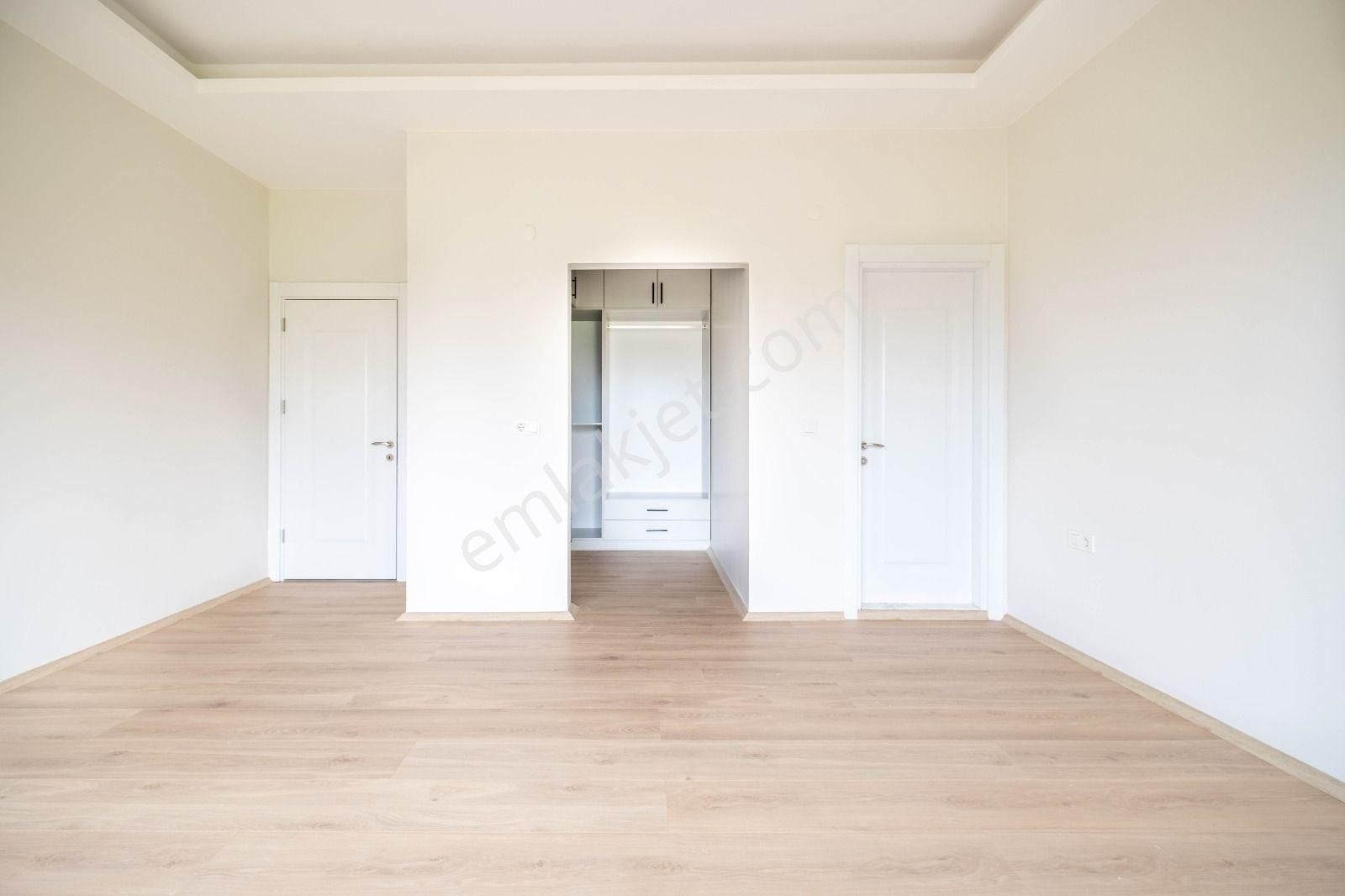 Remax Palas Kartepe Sarımeşe Meşe Villaları Müstakil Bahçeli 4+1 - Görsel 23