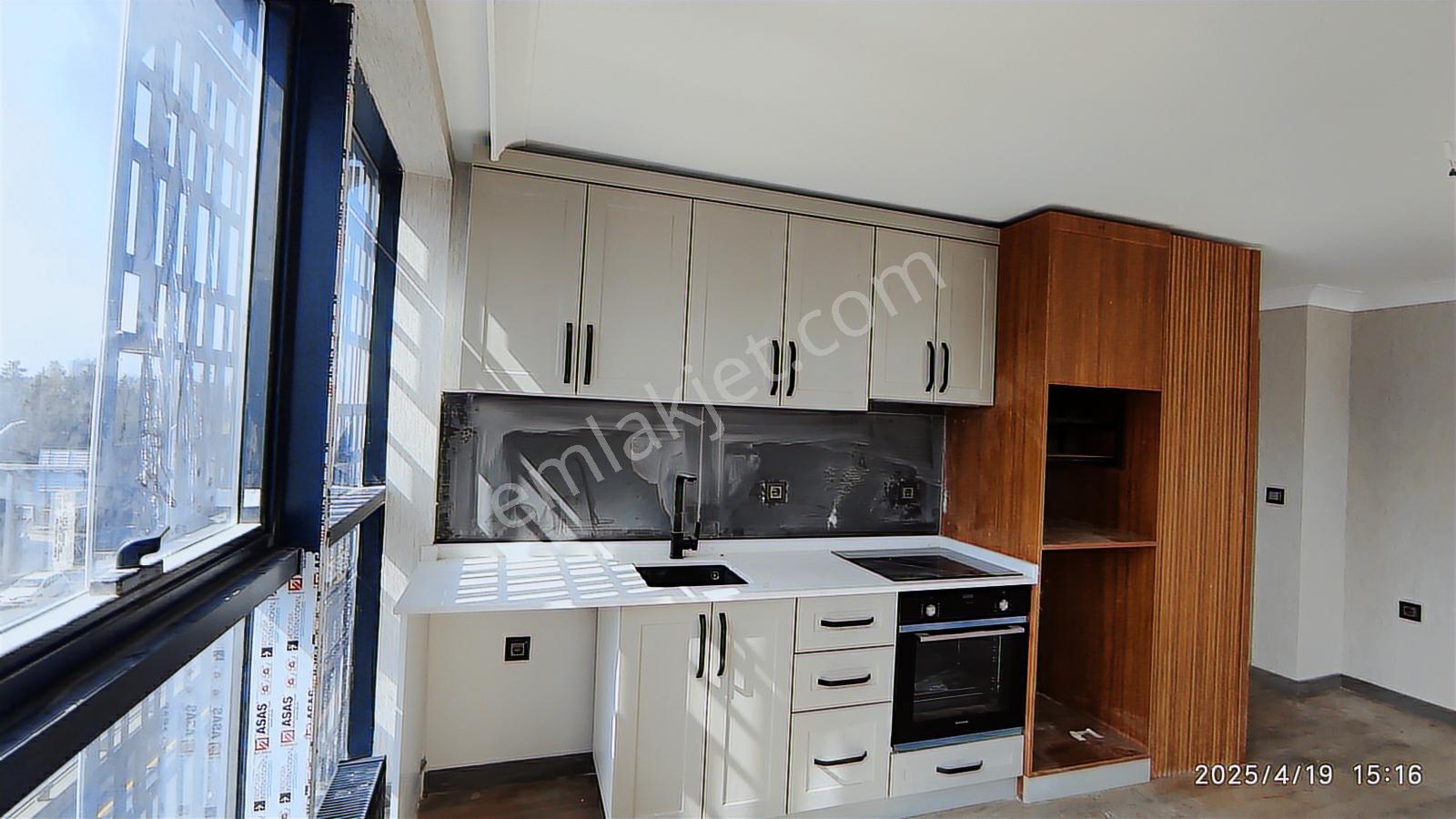 Atatürk Bulvarında 1+1 Lüks Daire/1+1 Lux.apart. On Atatürk Blv. - Görsel 14