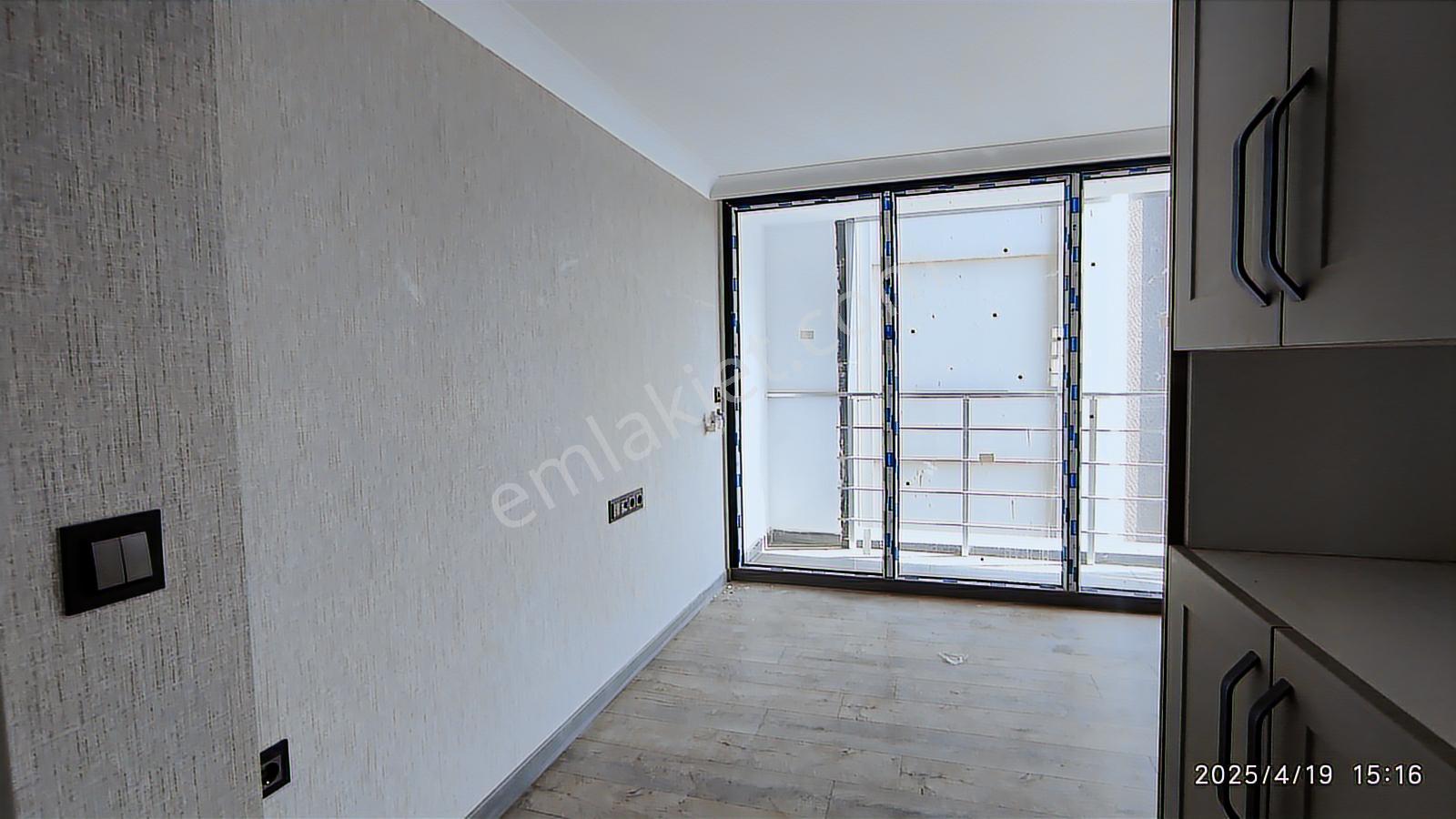 Atatürk Bulvarında 1+1 Lüks Daire/1+1 Lux.apart. On Atatürk Blv. - Görsel 24