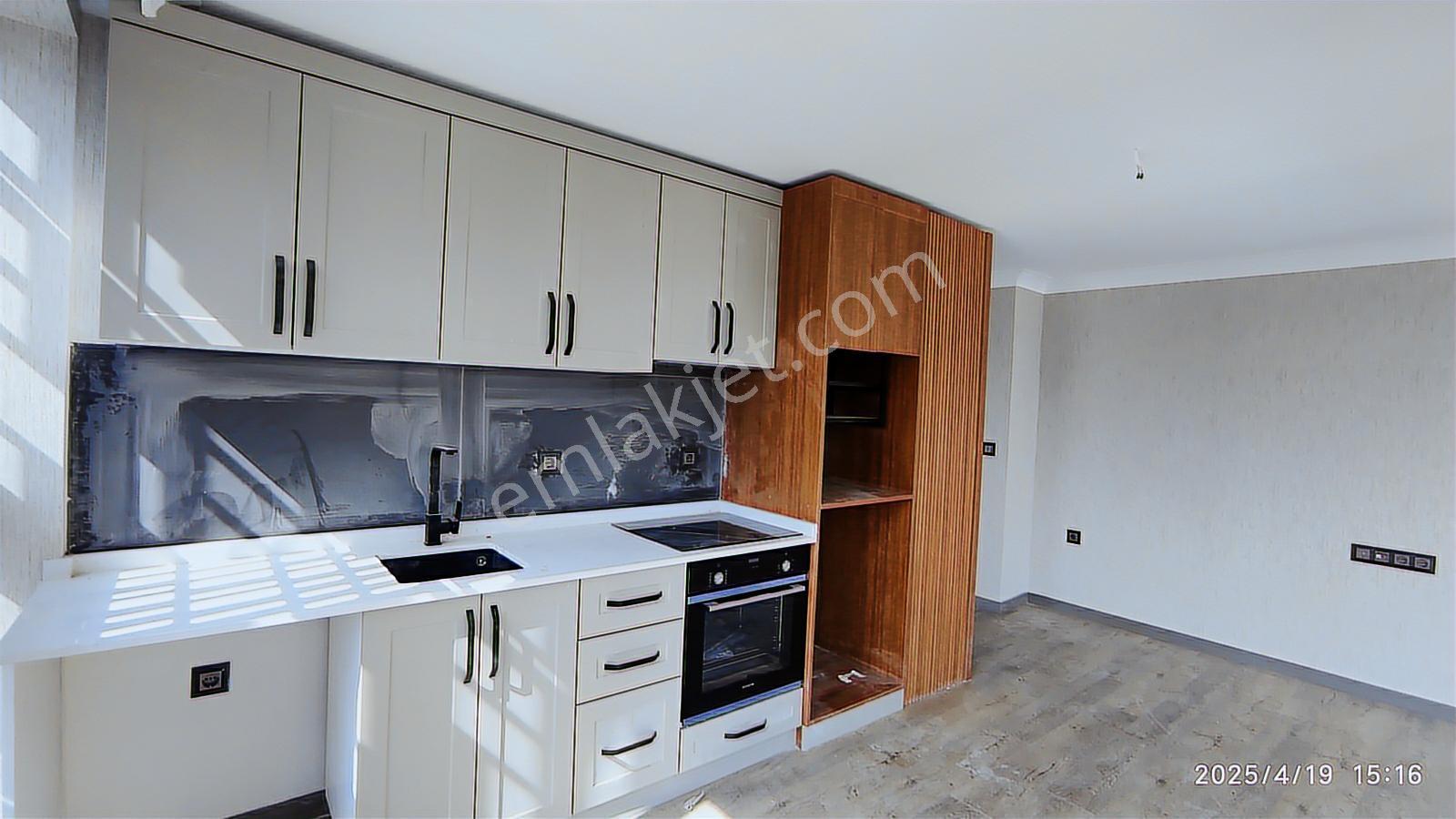 Atatürk Bulvarında 1+1 Lüks Daire/1+1 Lux.apart. On Atatürk Blv. - Görsel 22