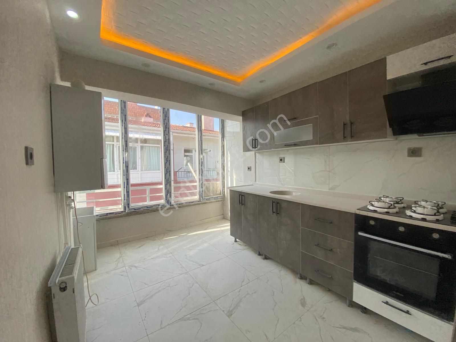 Koza Emlak'tan Plevne Mahalesin'de Cadde Üzerinde Lüxx Yapılı Katta 3+1 Satılık Daireee - Görsel 3