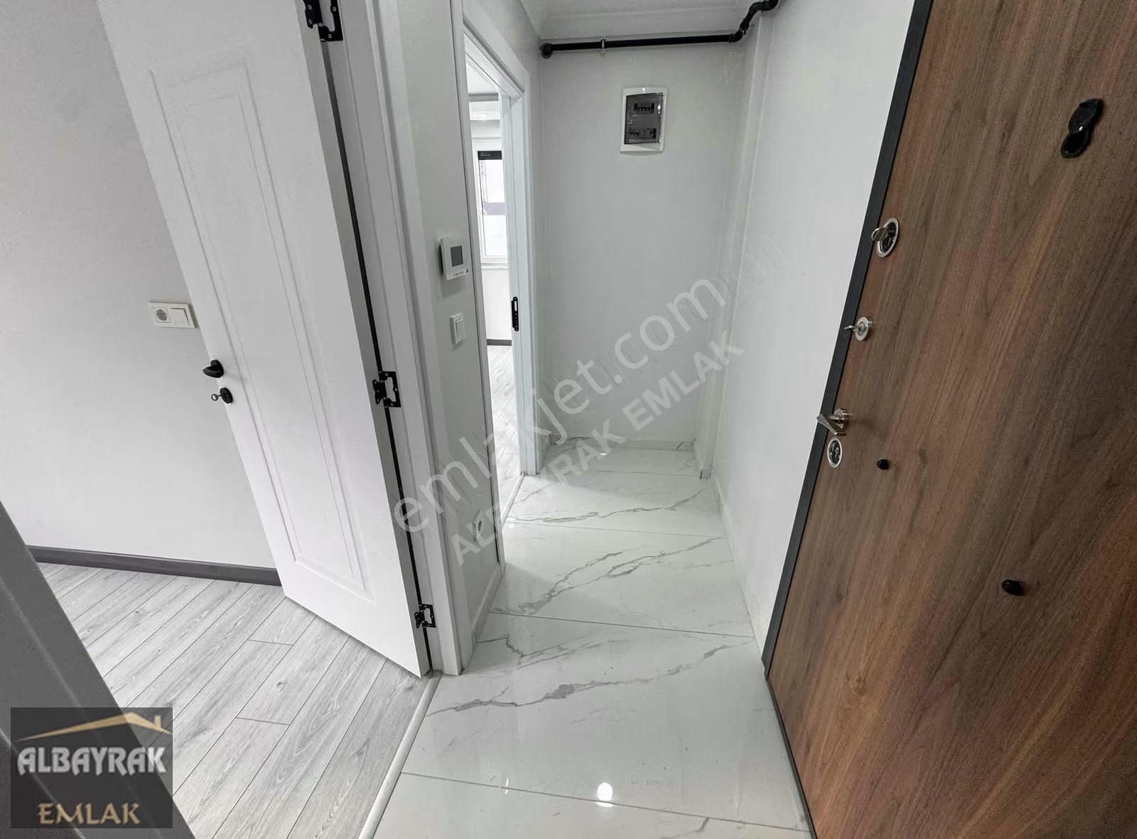 Albayrak Emlaktan Ara Kat Sıfır Metro Yakın Daıre - Görsel 32