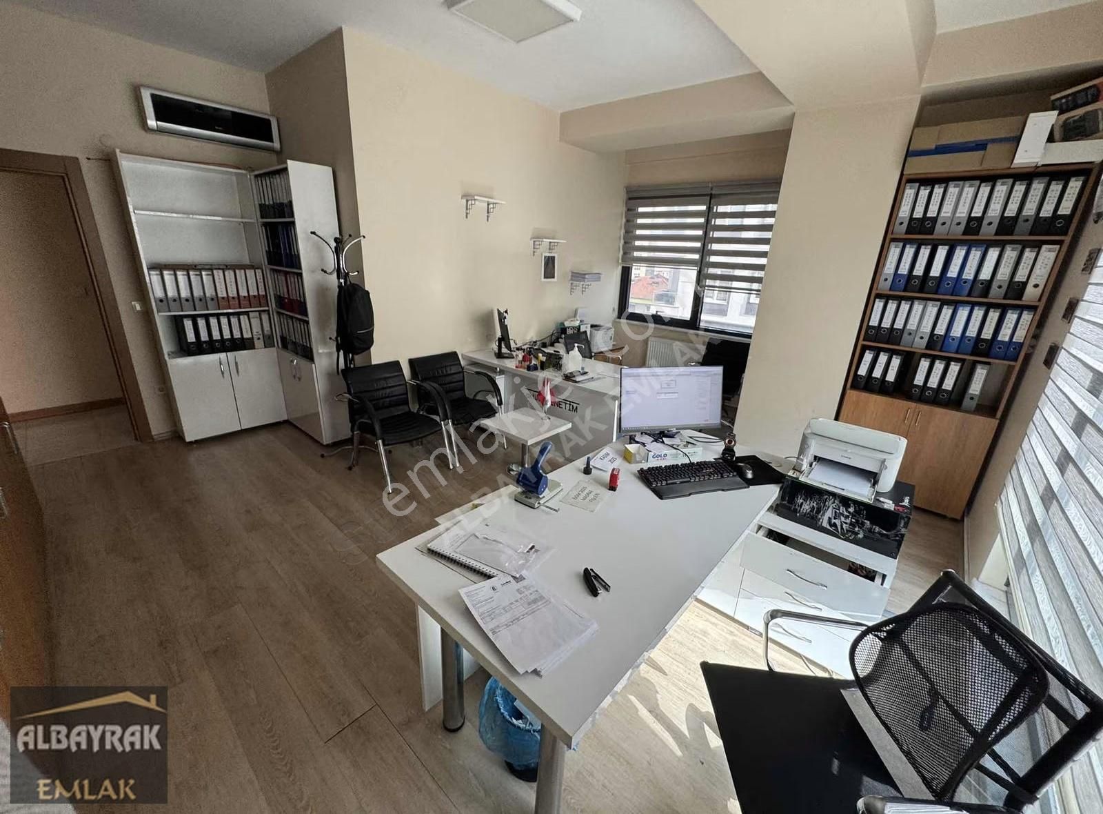 Albayrak Emlaktan İkbal Caddesinde Kapalı Açık Otoparklı - Görsel 3