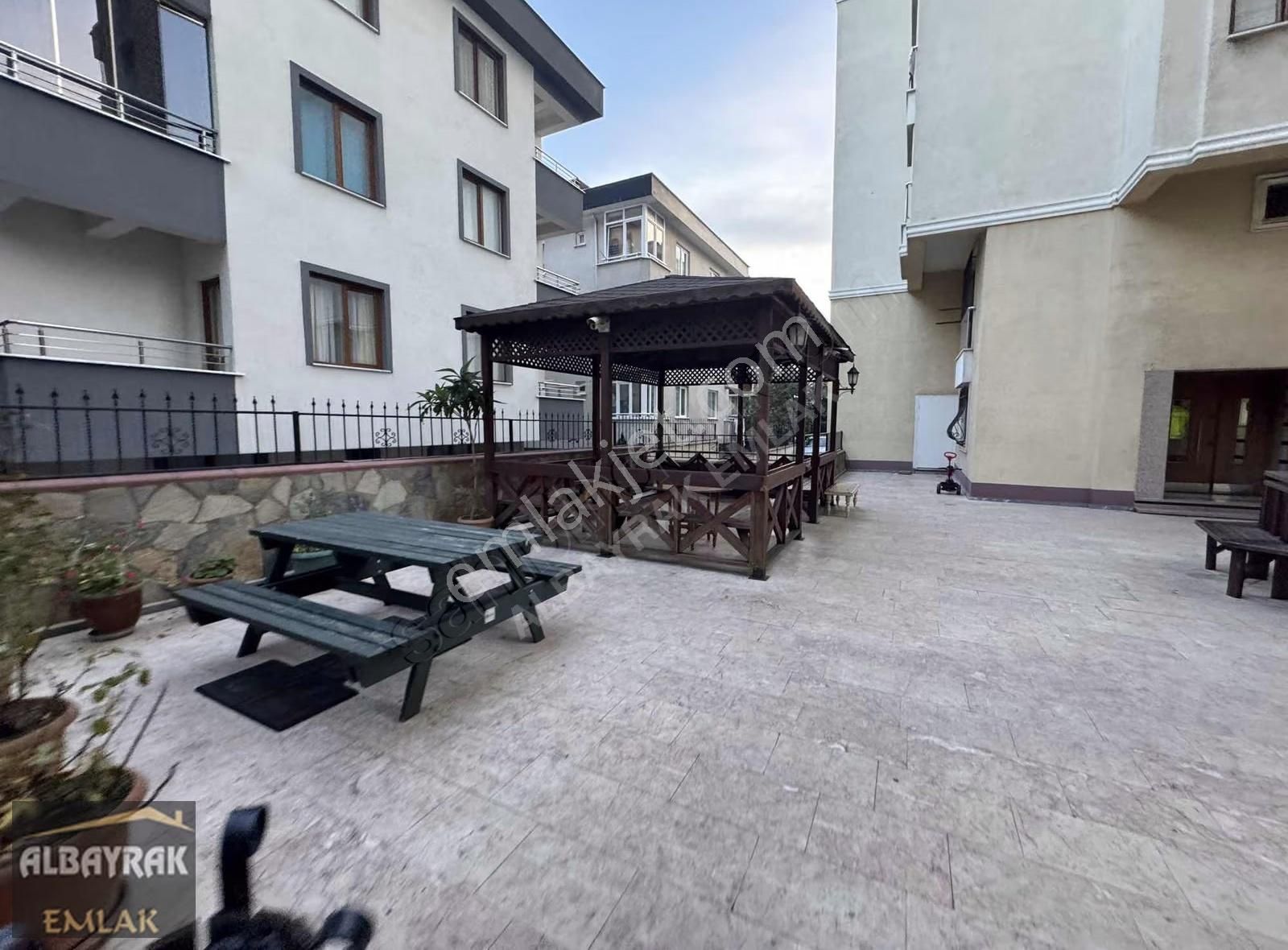 Albayrak Emlaktan Site İçinde Kullanıllı Ayrı Mutfaklı Daire - Görsel 5