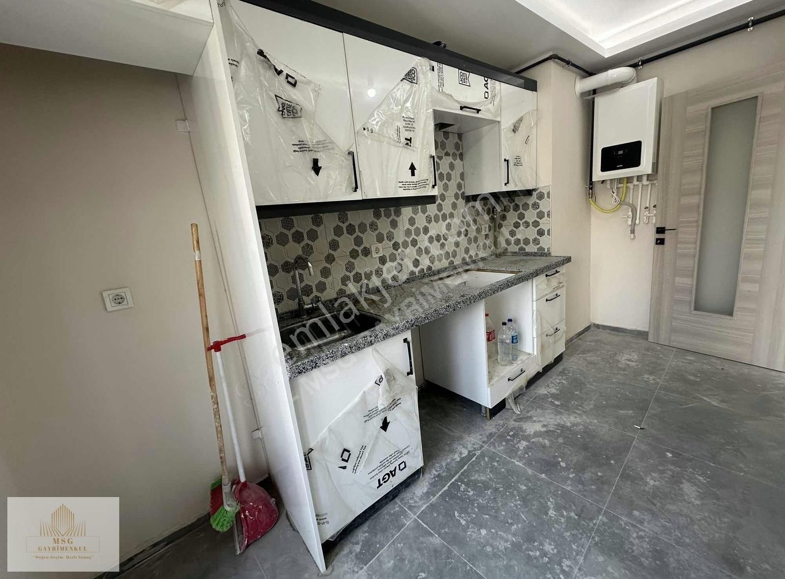 Msg'den Merkezi Konumda Sıfır Binada Otoparklı Dublex 3+1 Daire